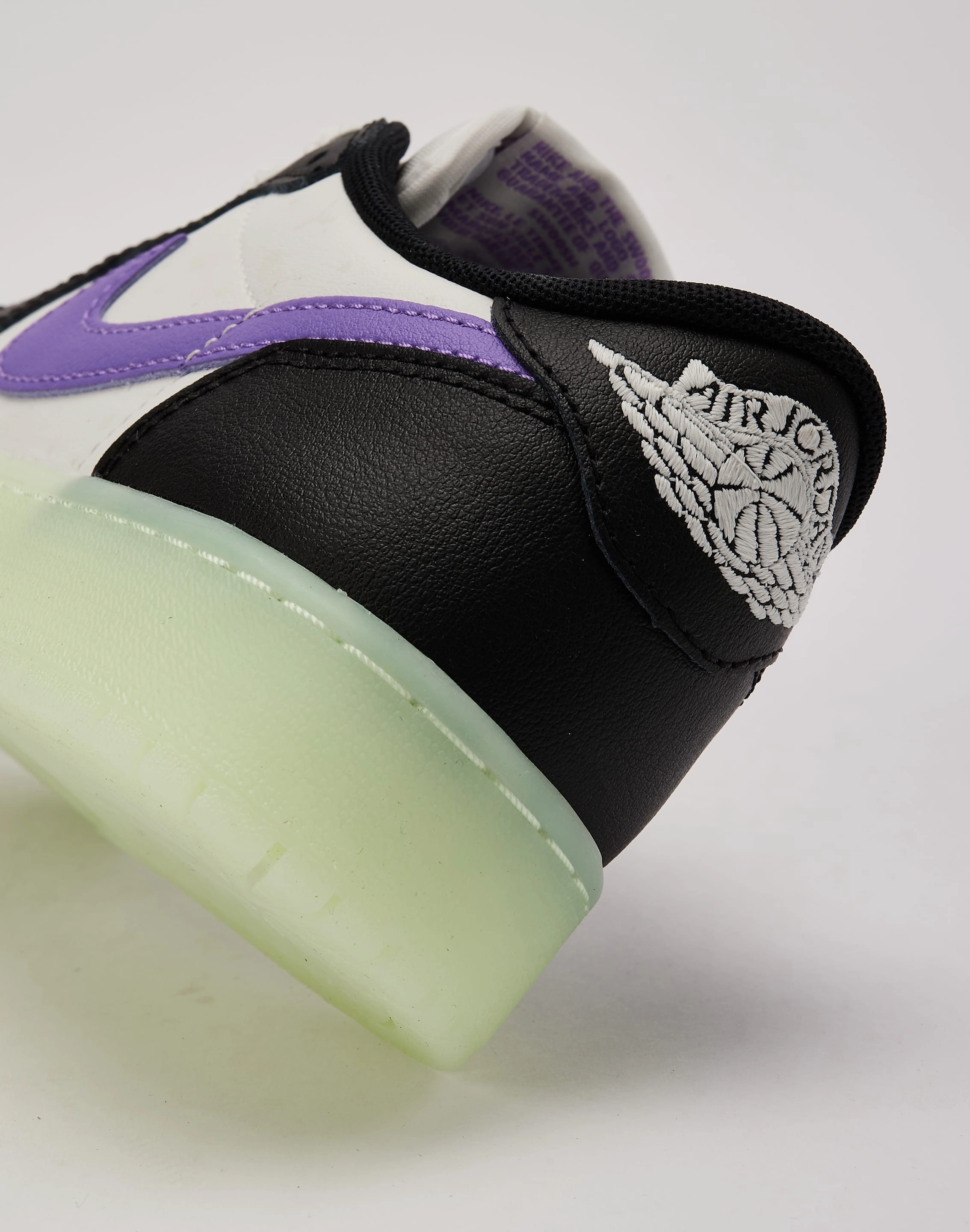 Jordan Air Jordan 1 Retro Low OG 'Black Raspberry' Grade-School Comfortable apparel