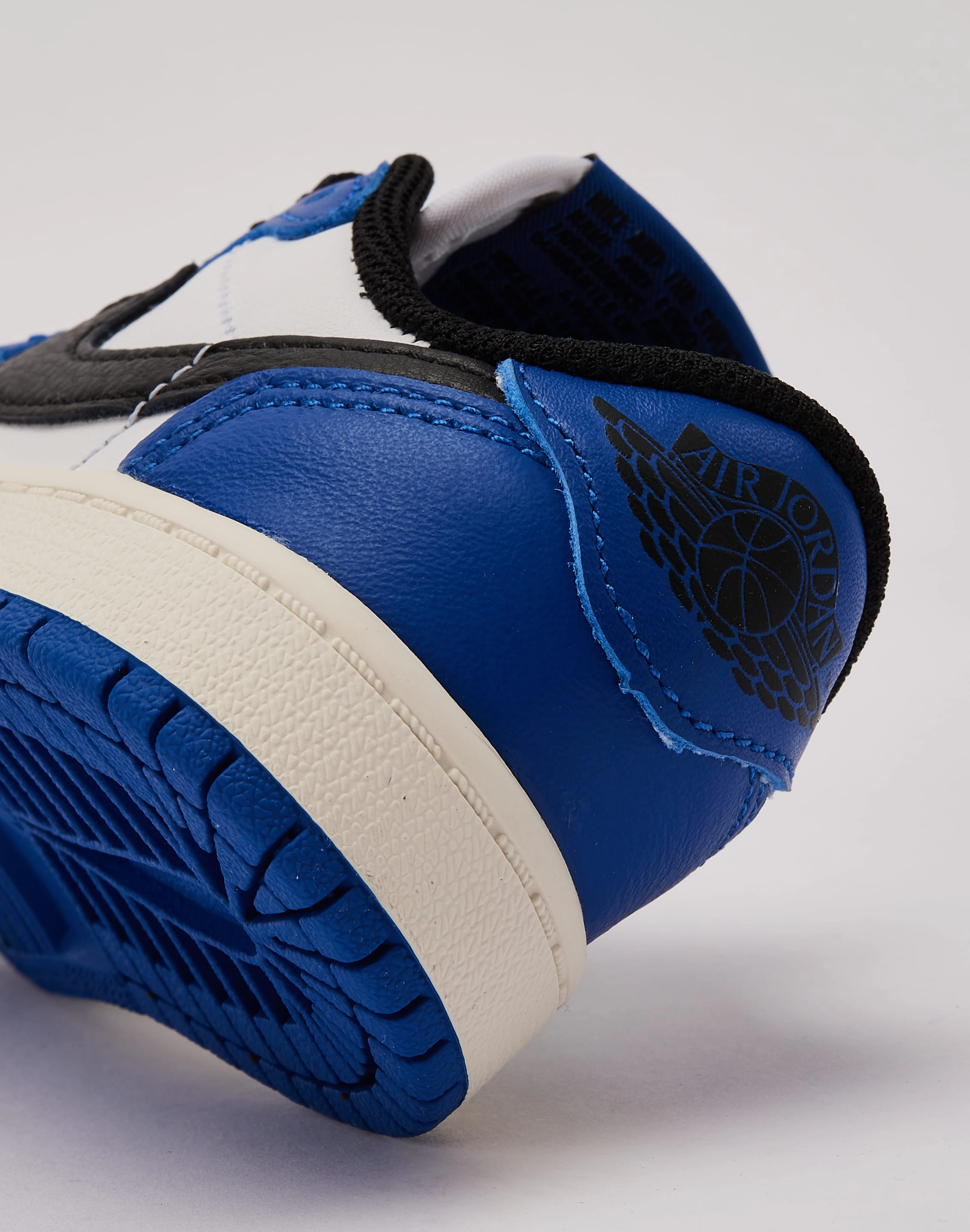 Jordan Air Jordan 1 Retro Low OG 'Game Royal' Pre-School Fashion trends by region