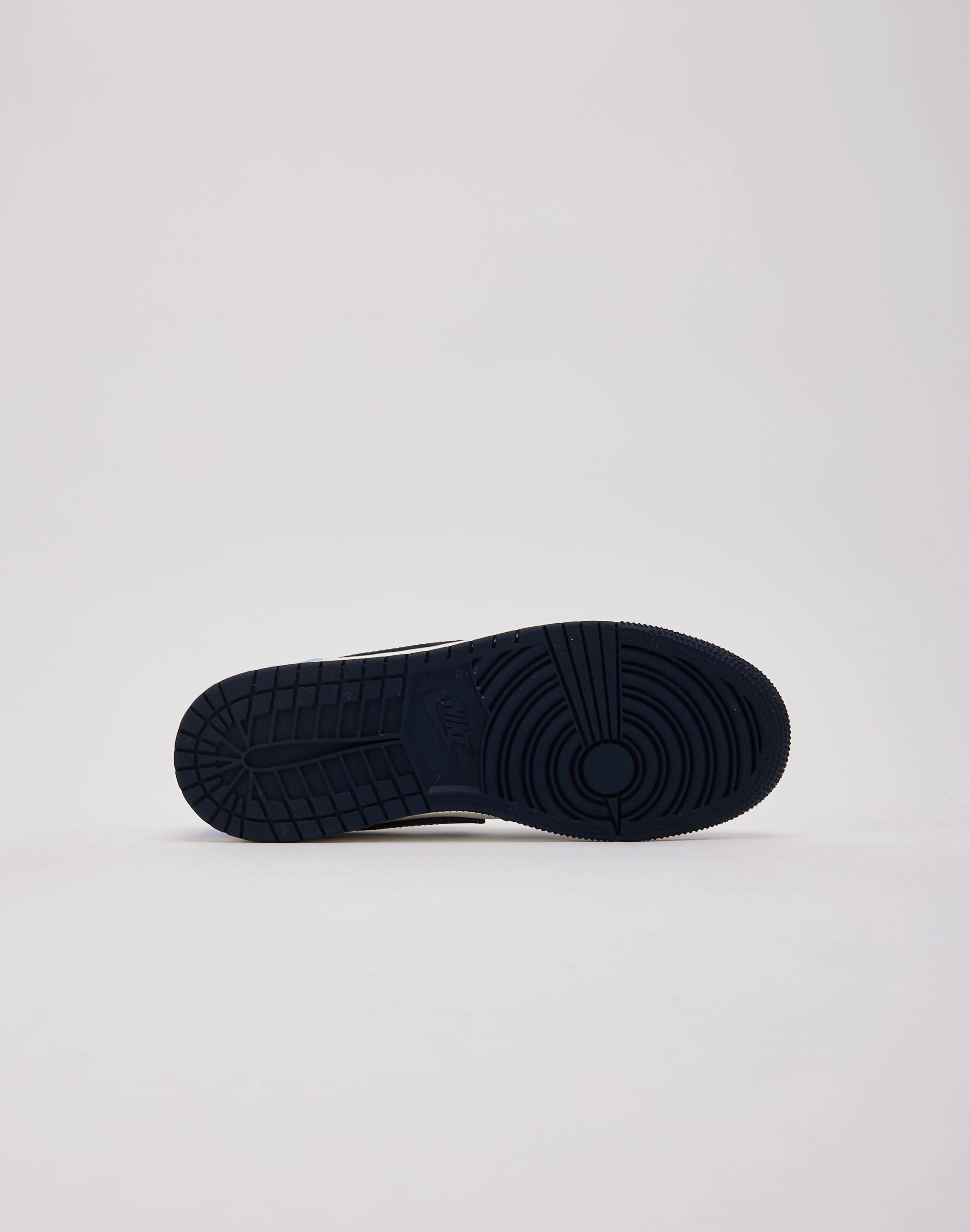 Jordan Air Jordan 1 Retro Low OG 'Obsidian' Grade-School Ethical fashion choices