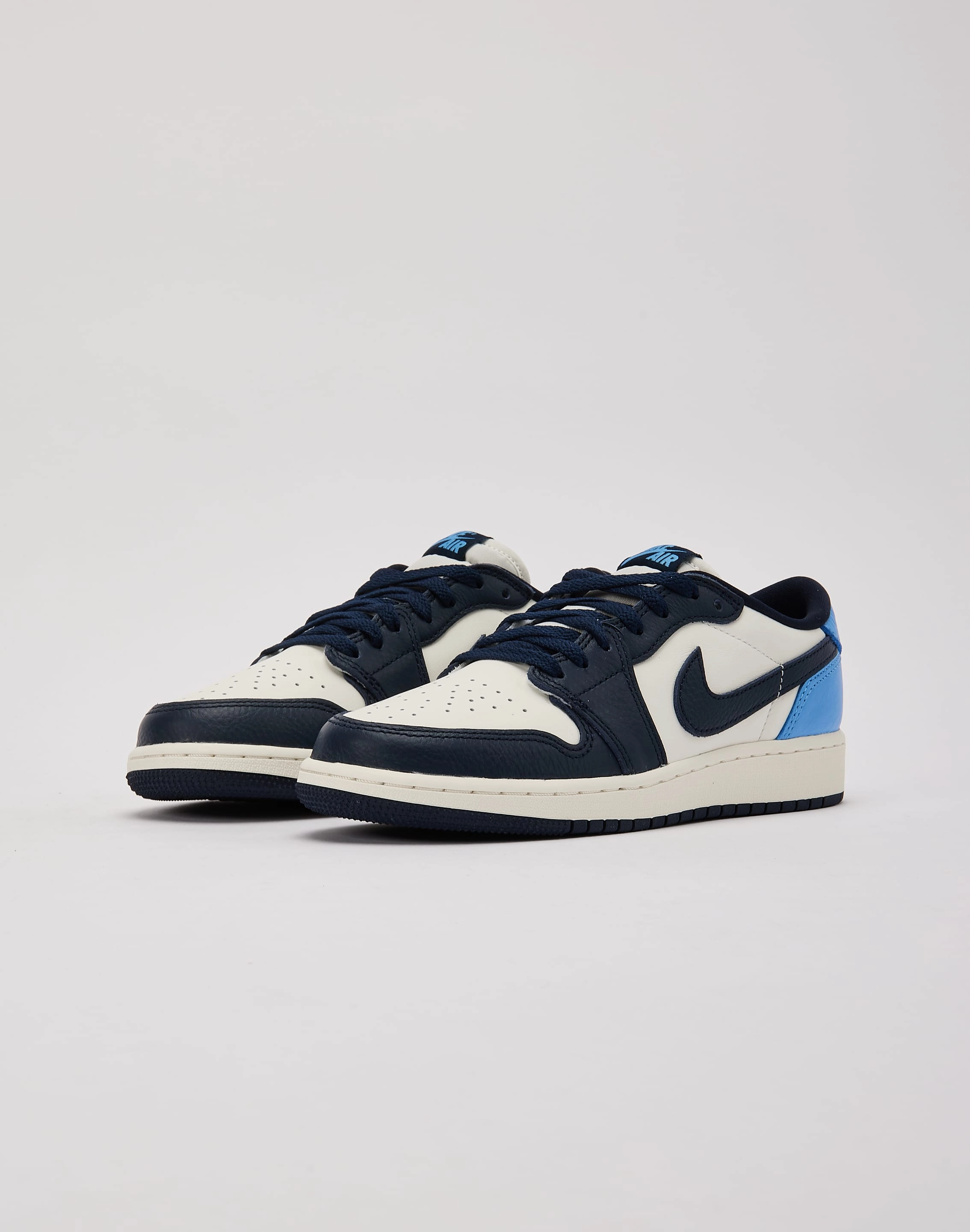 Jordan Air Jordan 1 Retro Low OG 'Obsidian' Grade-School Ethical fashion choices