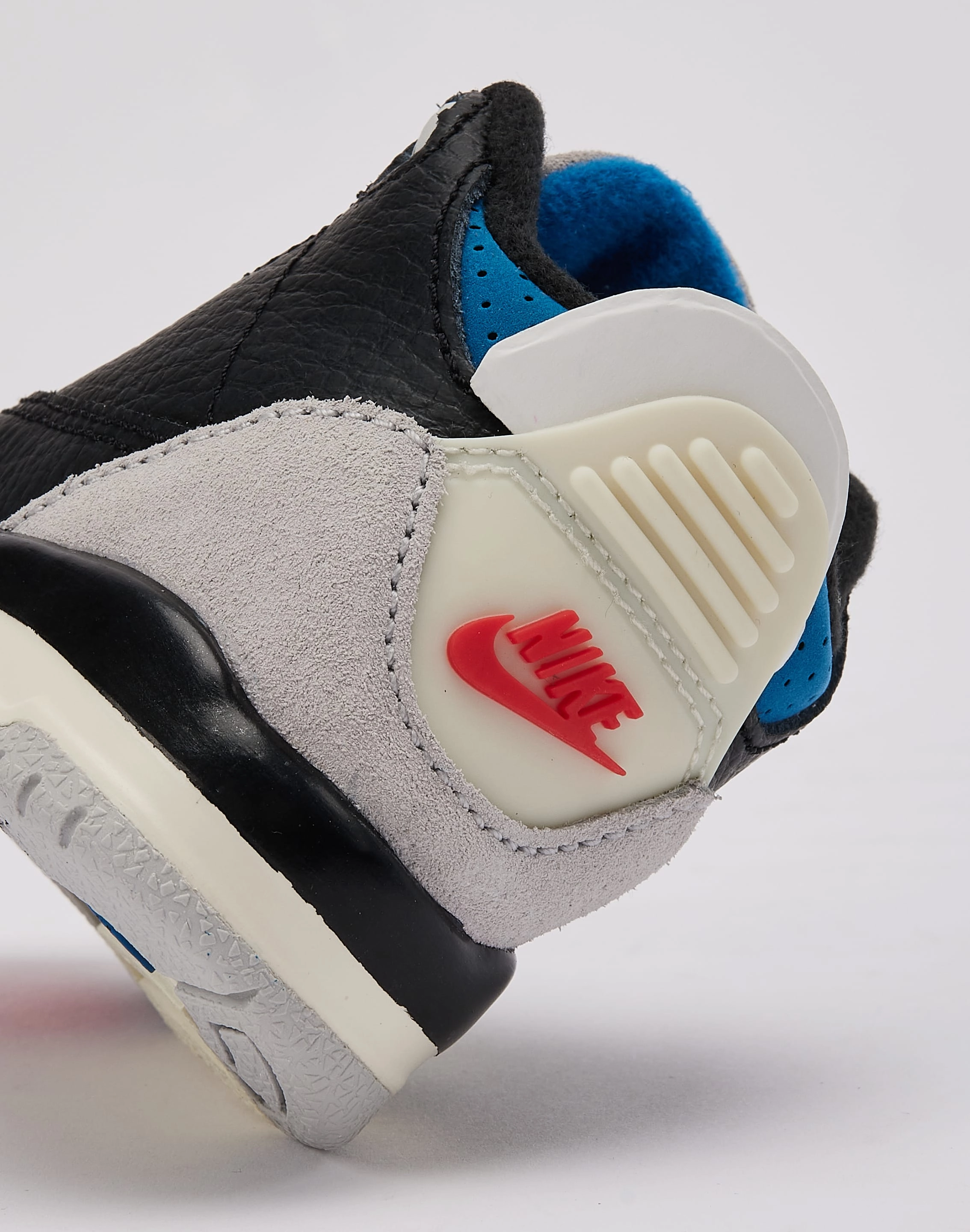 Jordan Air Jordan 3 Retro 'Rare Air' Toddler Clothing assortments