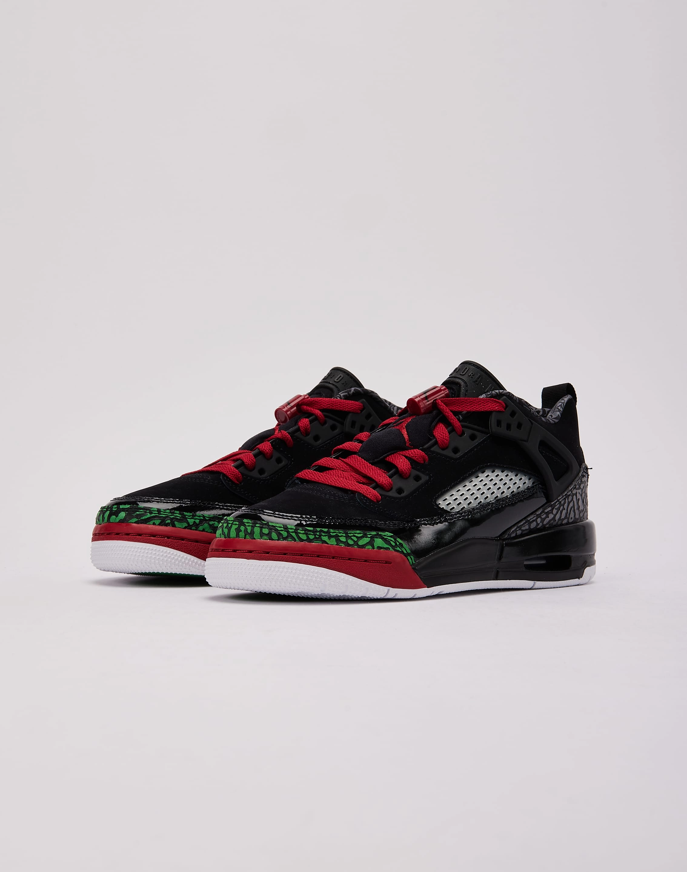 Jordan Spizike Low Grade-School Comfortable apparel