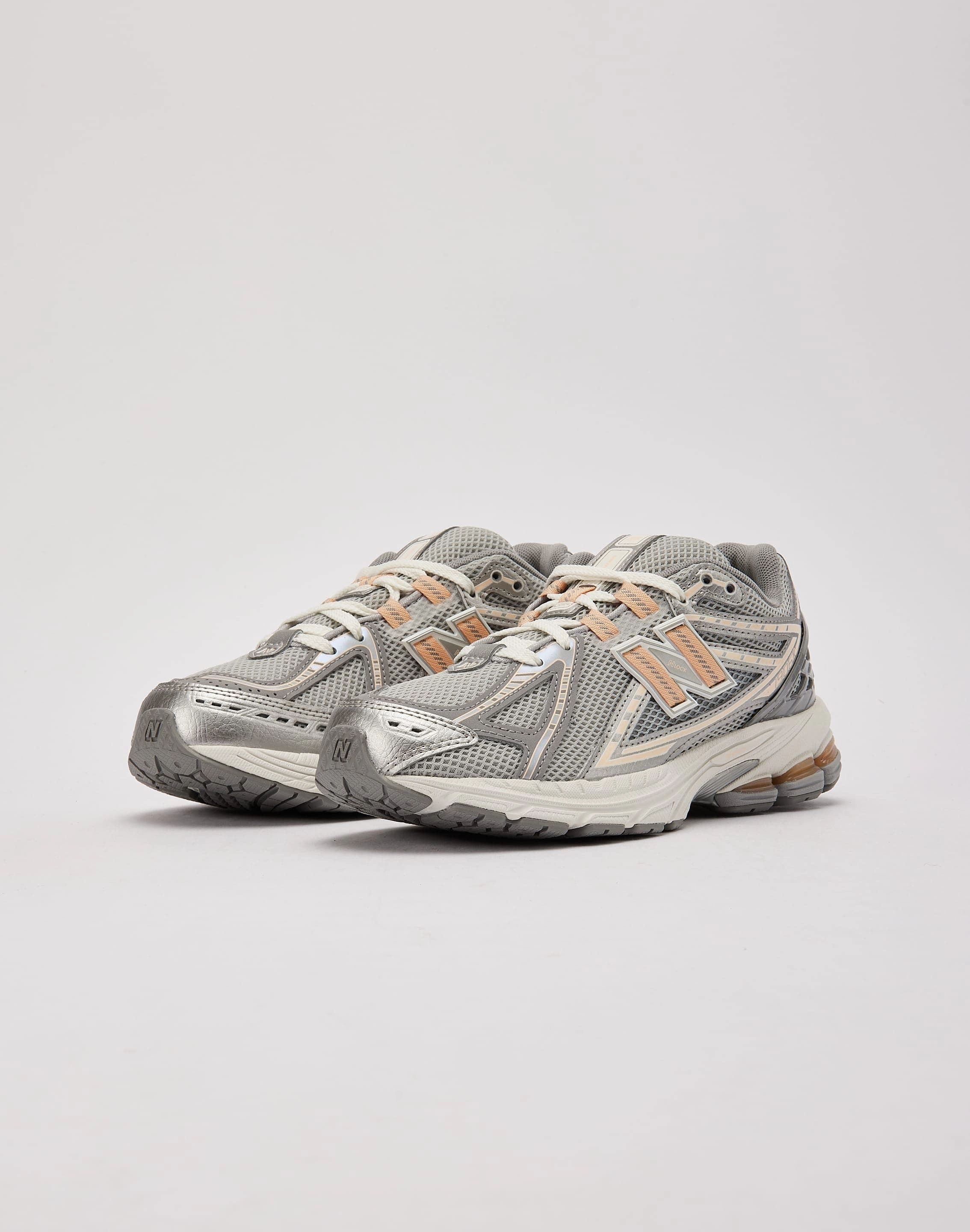 Linen - crafted fashion New Balance 1906R Grade-School