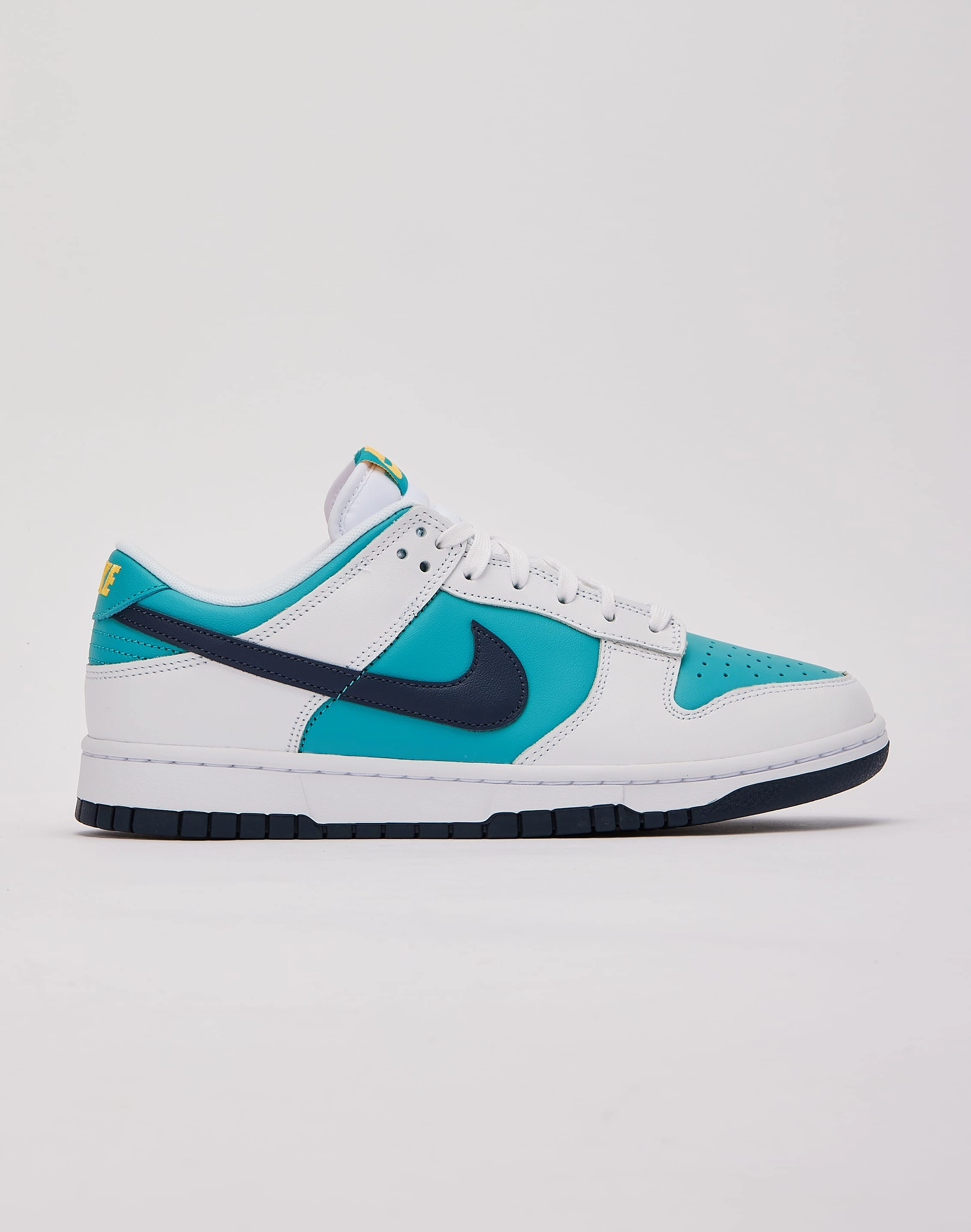Nike Dunk Low Vintage - inspired fashion Stylish products