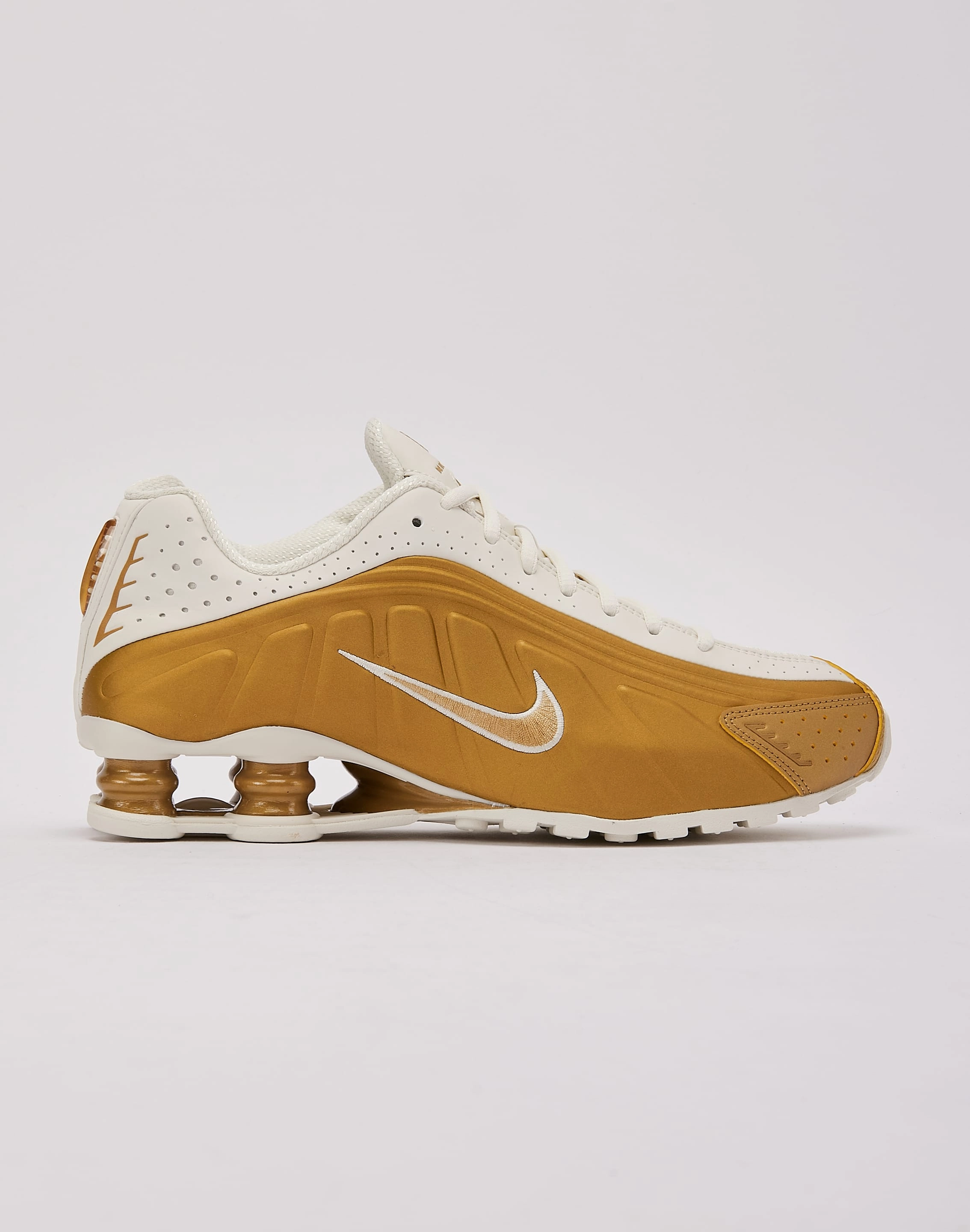 Military - inspired fashion Nike Shox R4 Modern fashion