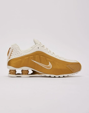 Military - inspired fashion Nike Shox R4 Modern fashion