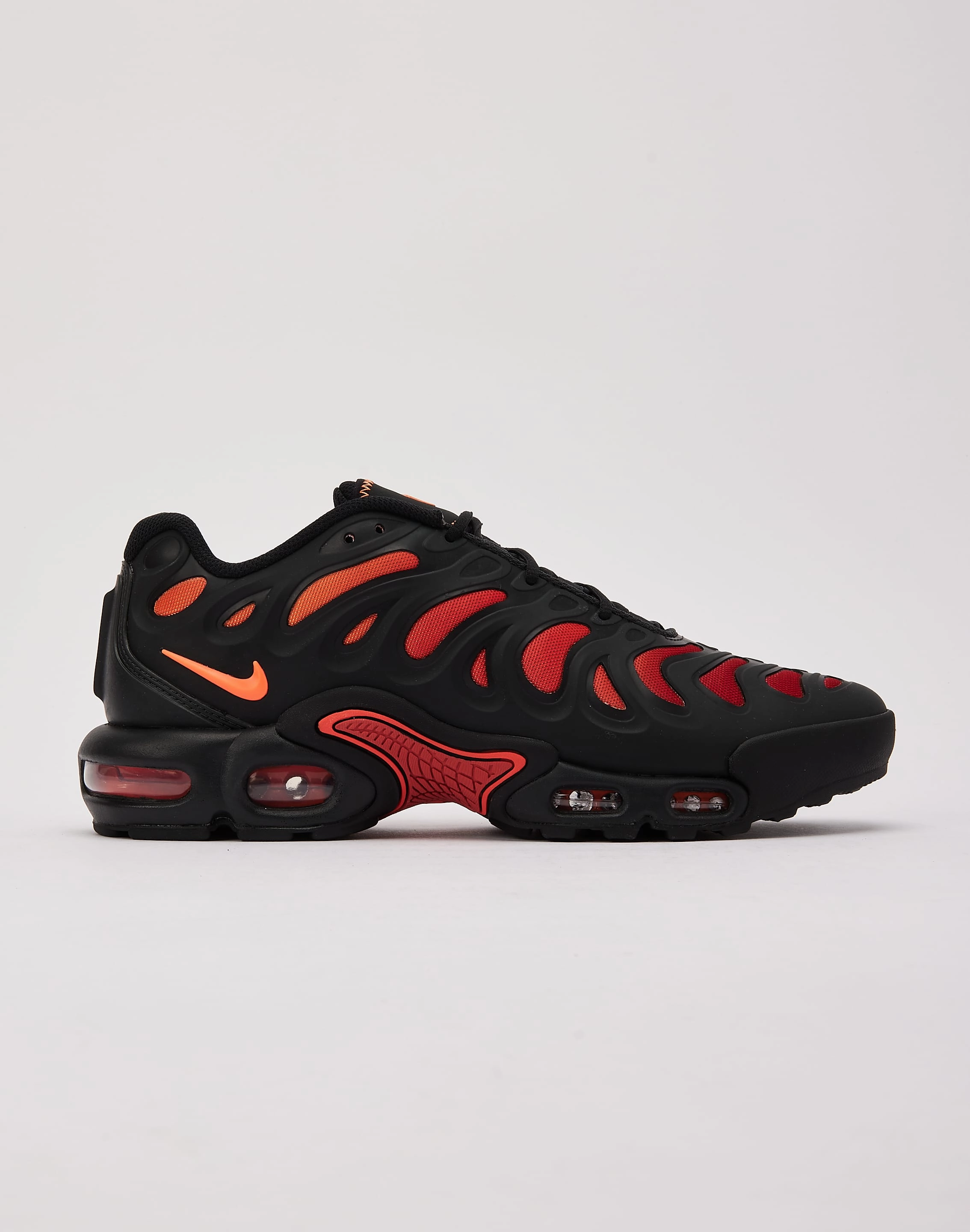 Minimalist fashion Nike Air Max Plus Drift Designer fashion items
