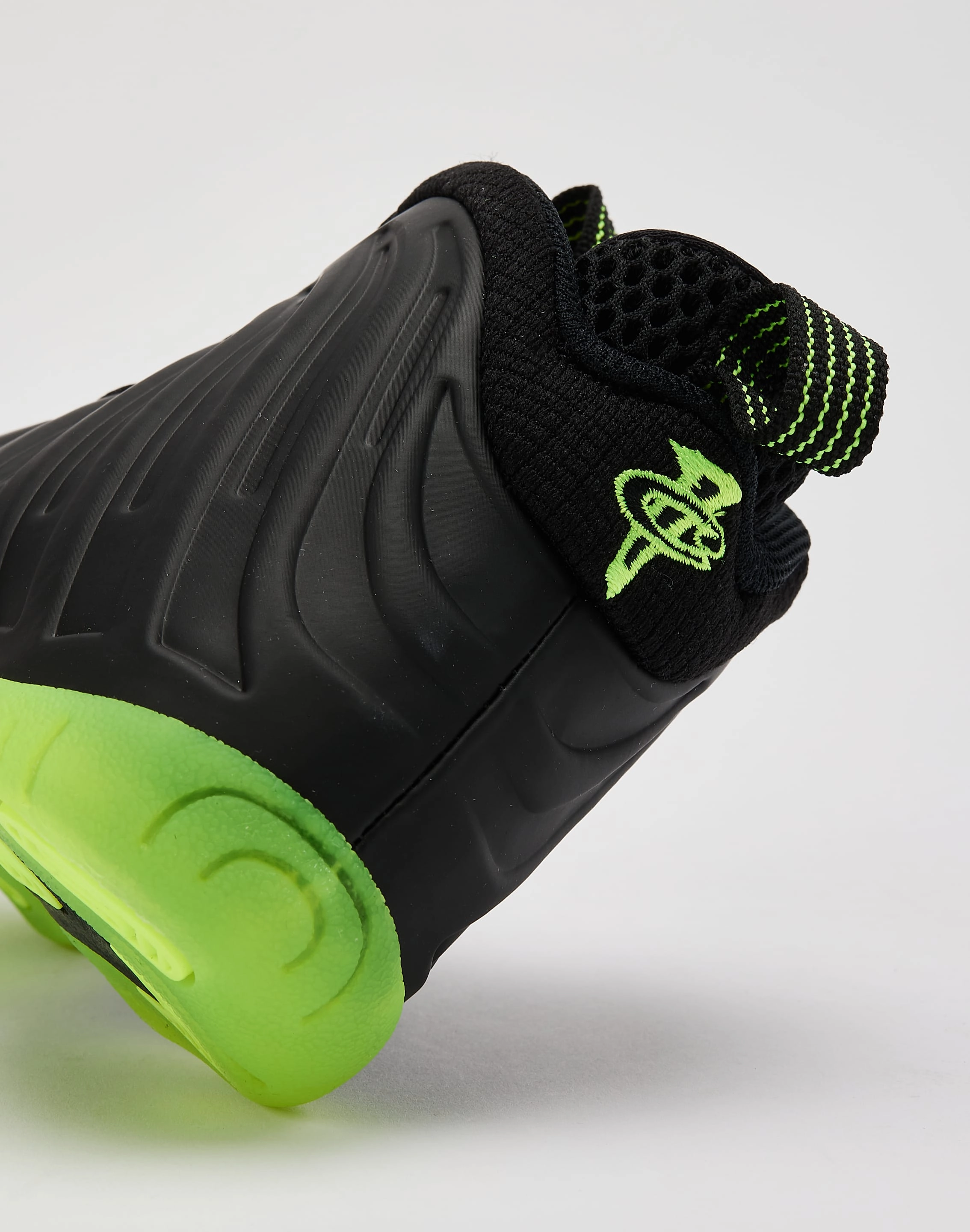 Minimalist fashion Nike Little Posite One 'Black Volt' Pre-School