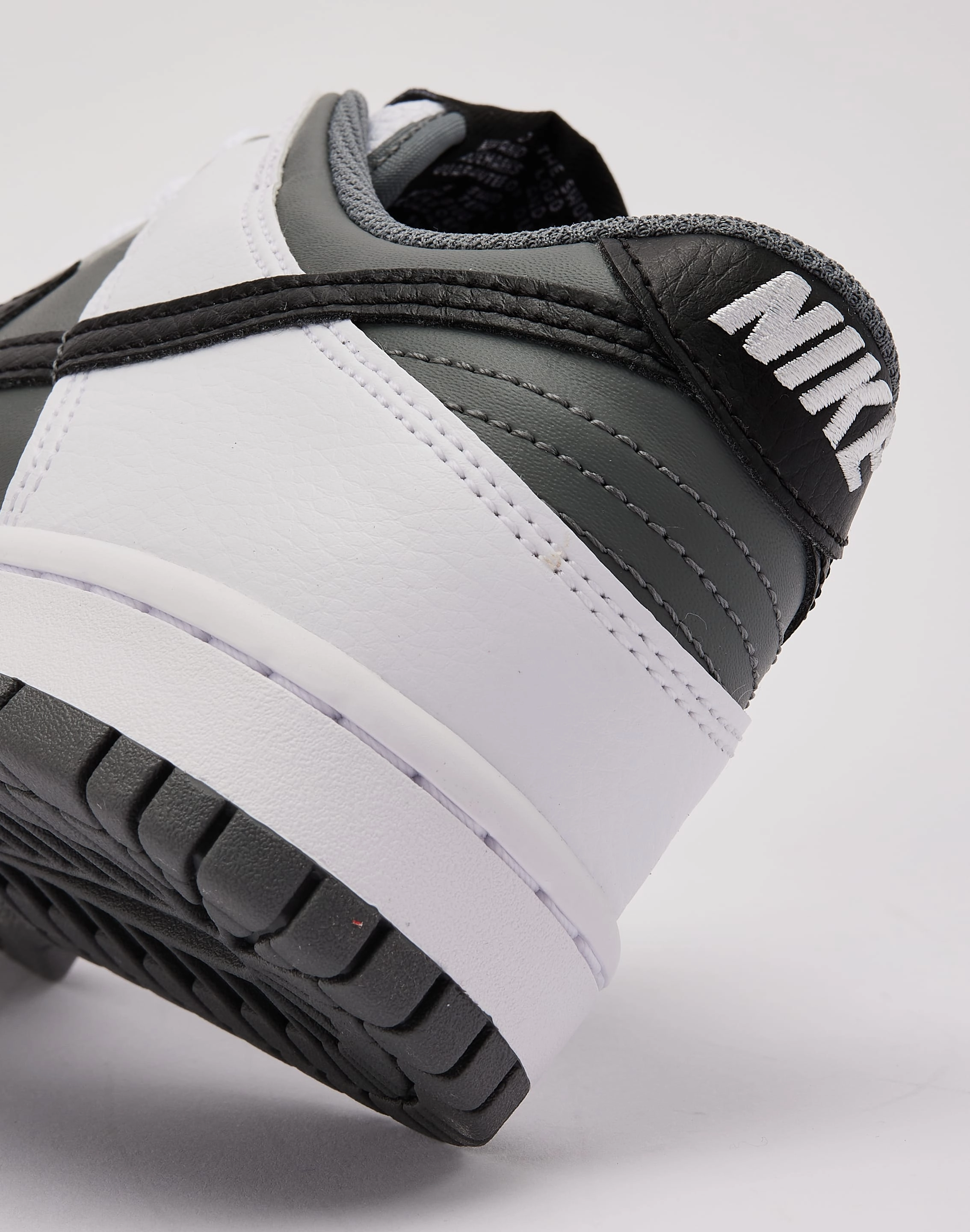 Modern fashion Nike Dunk Low Grade-School