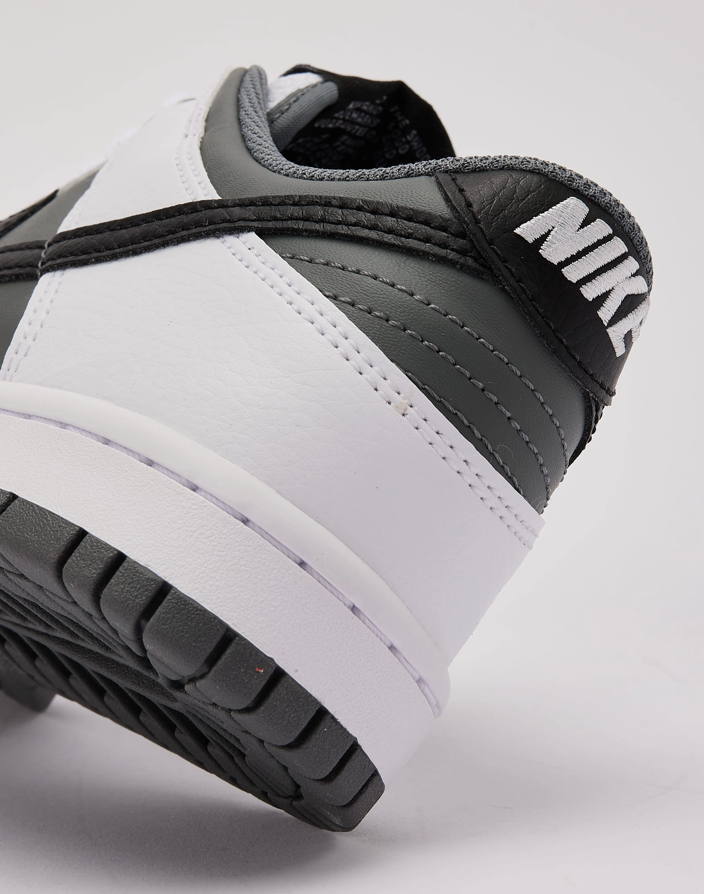 Modern fashion Nike Dunk Low Grade-School