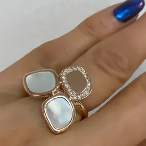 Mother of Pearl and Diamonds Ring Rose Gold