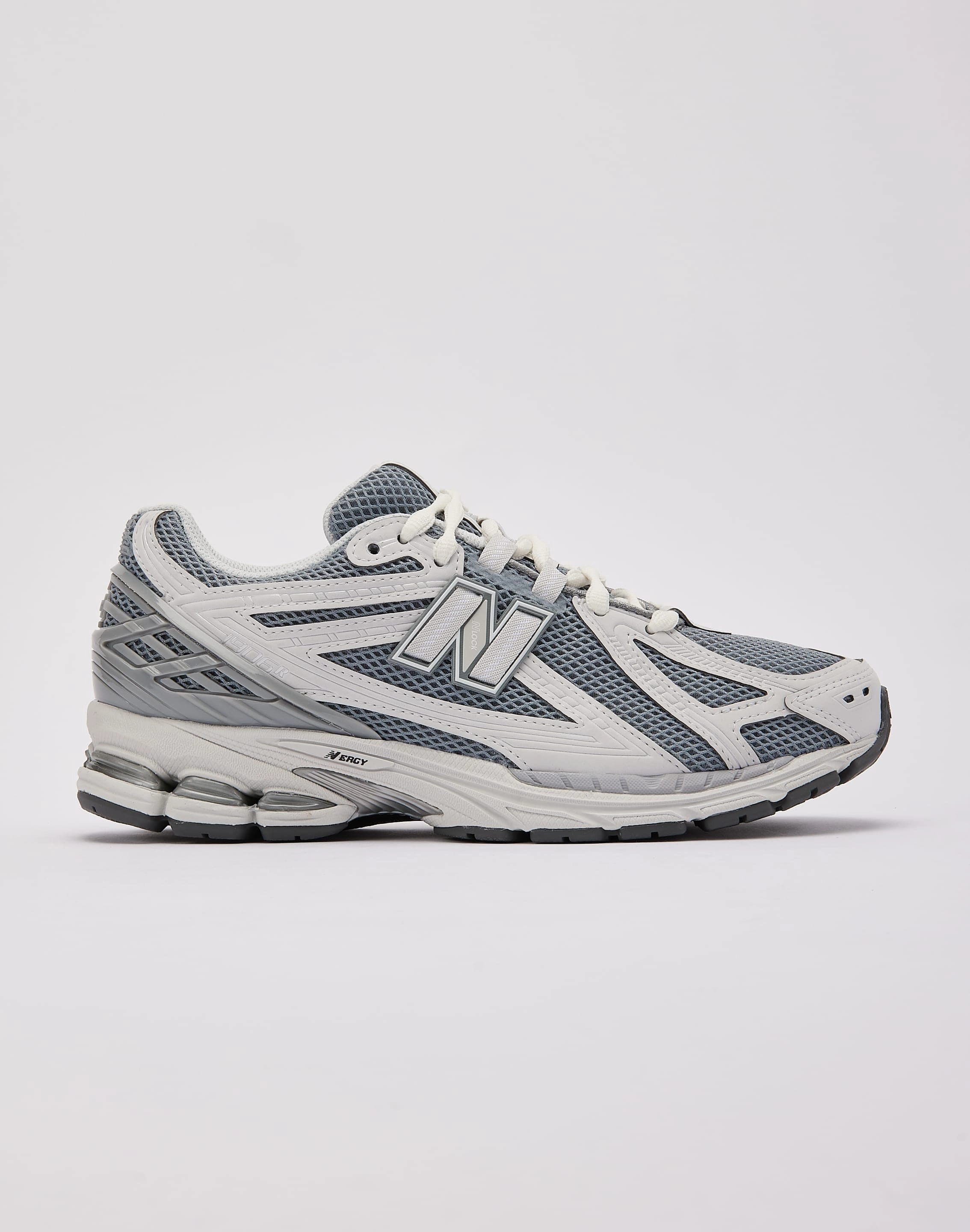 New Balance 1906R Fashion lookbook Fashion influencers' recommendations