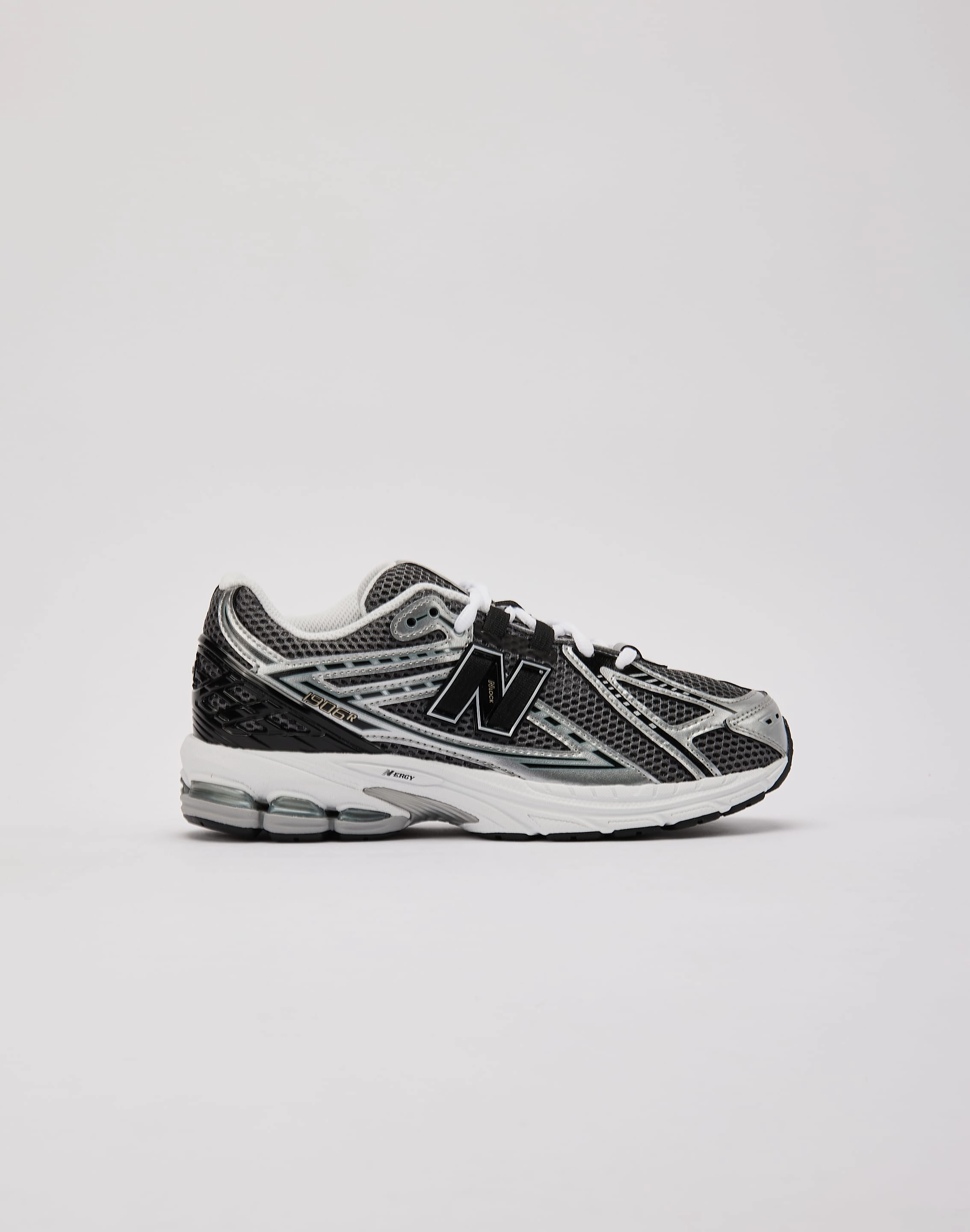 New Balance 1906R Grade-School Fashion boutiques Classic fashion pieces