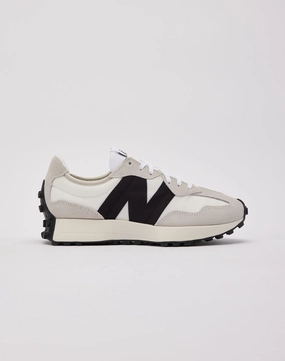 New Balance 327 Fashion models Smart casual wear