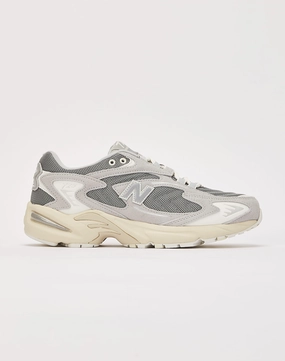 New Balance 725v1 Linen - crafted fashion Fashion trends by region