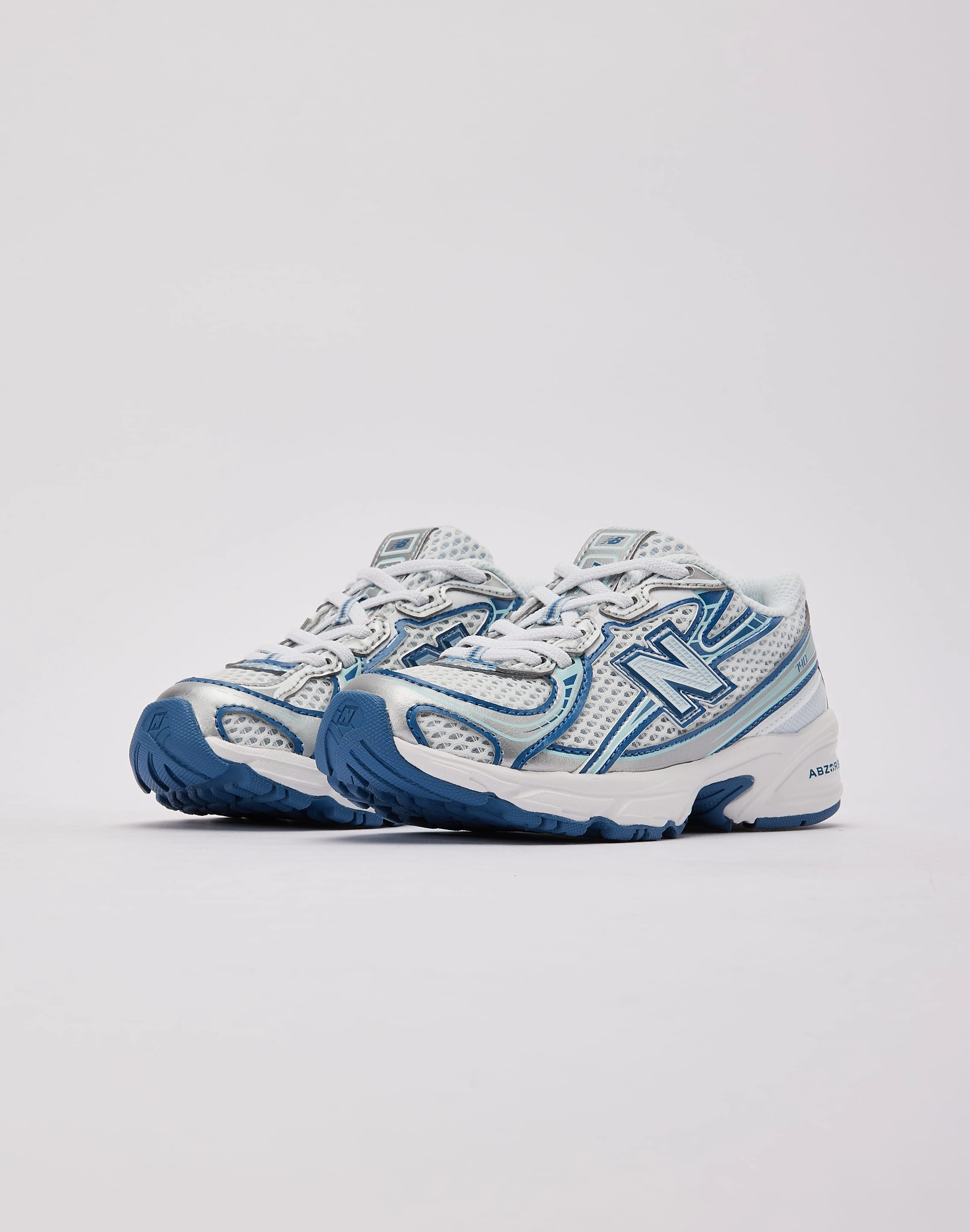New Balance 740 Bungee Pre-School Fashion lookbook