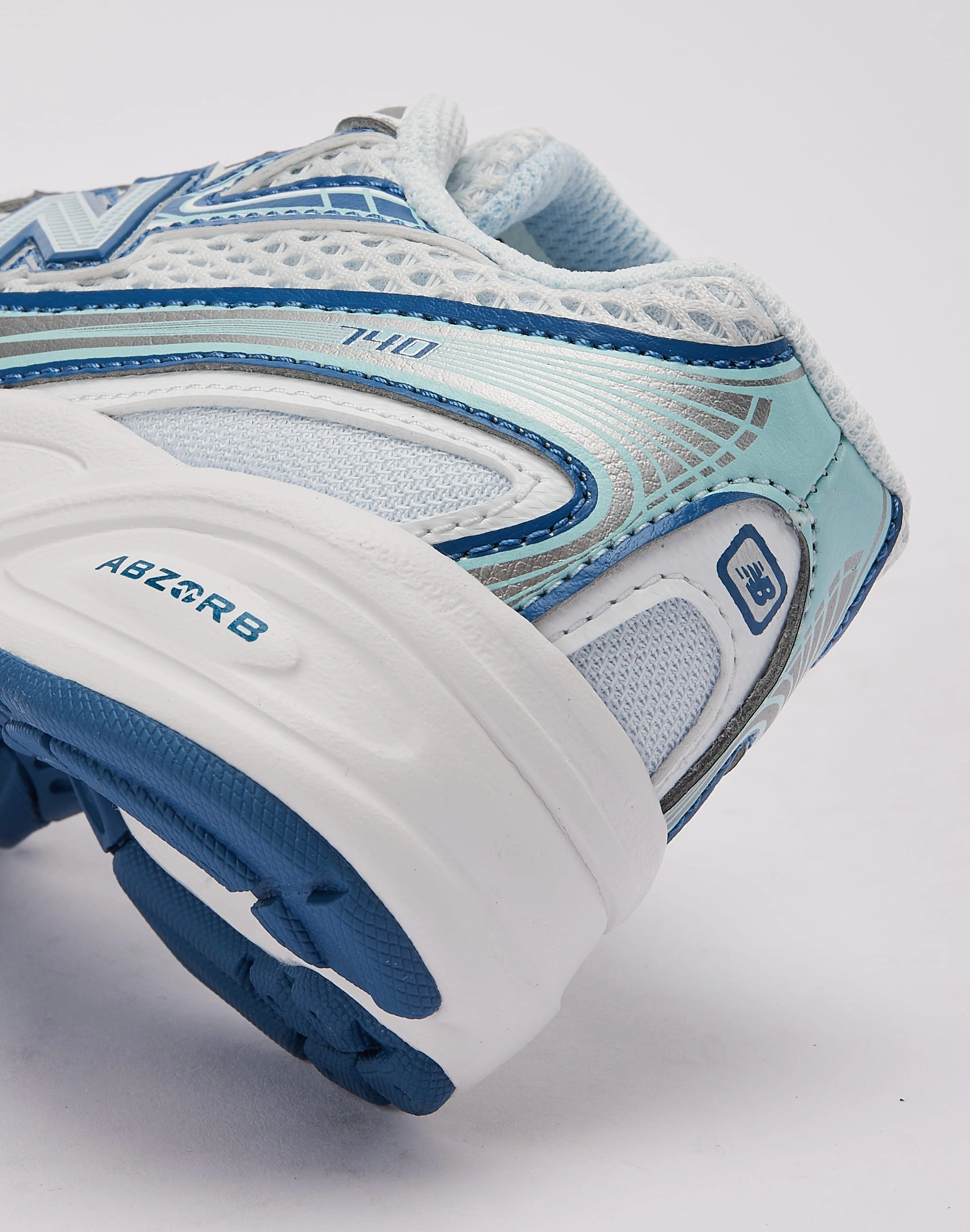 New Balance 740 Bungee Pre-School Fashion lookbook