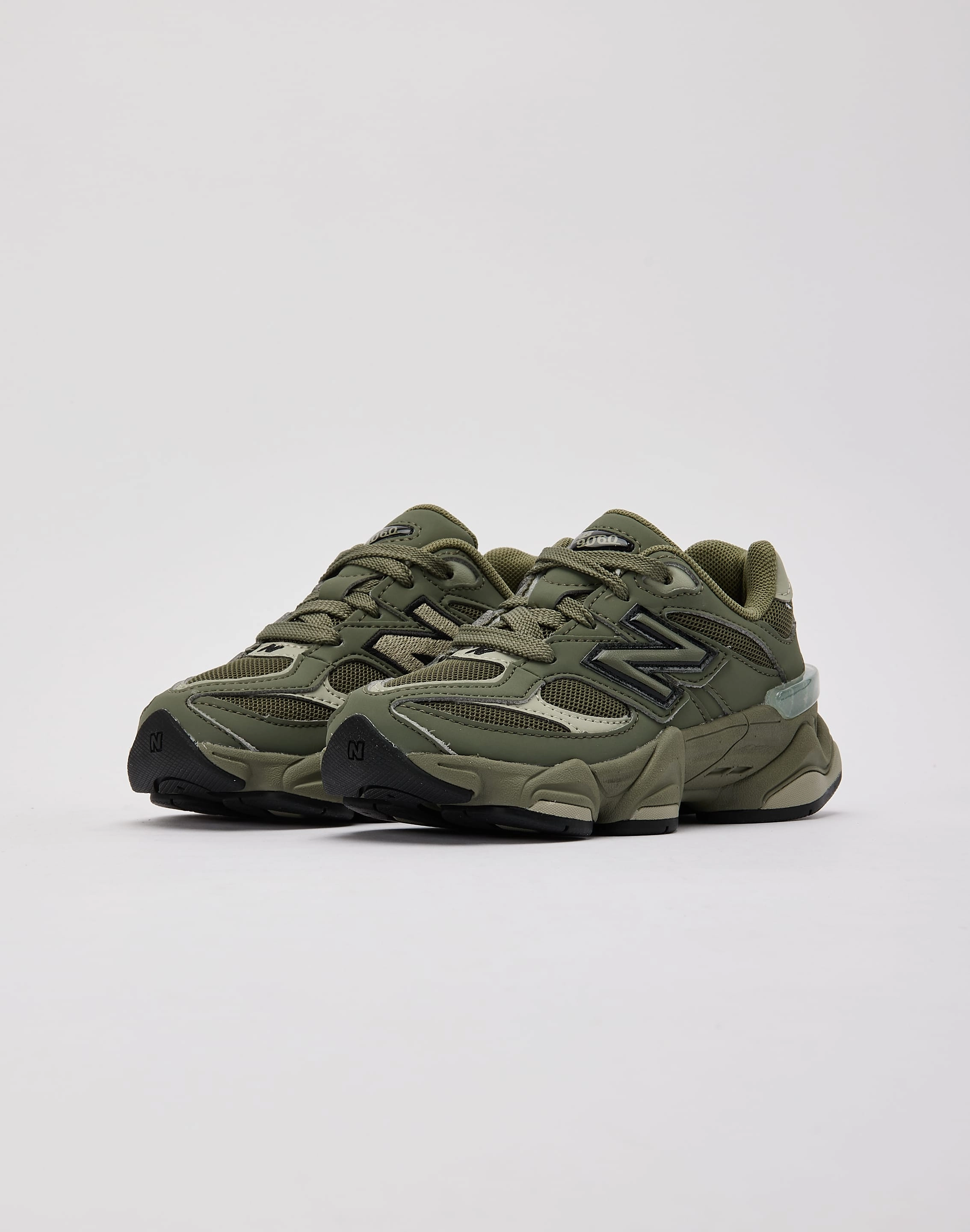New Balance 9060 Pre-School Fashion must - haves
