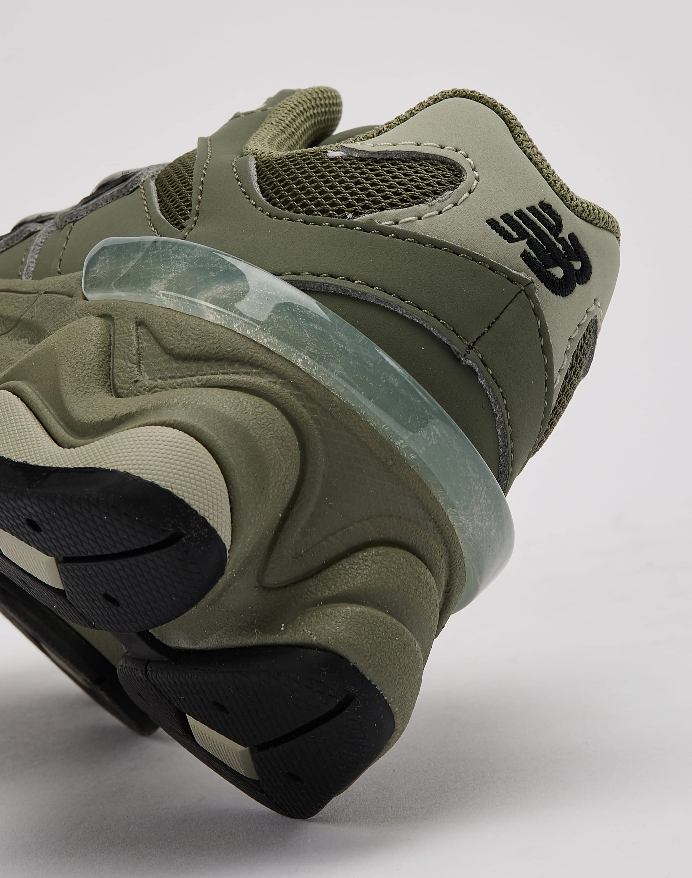 New Balance 9060 Pre-School Fashion must - haves