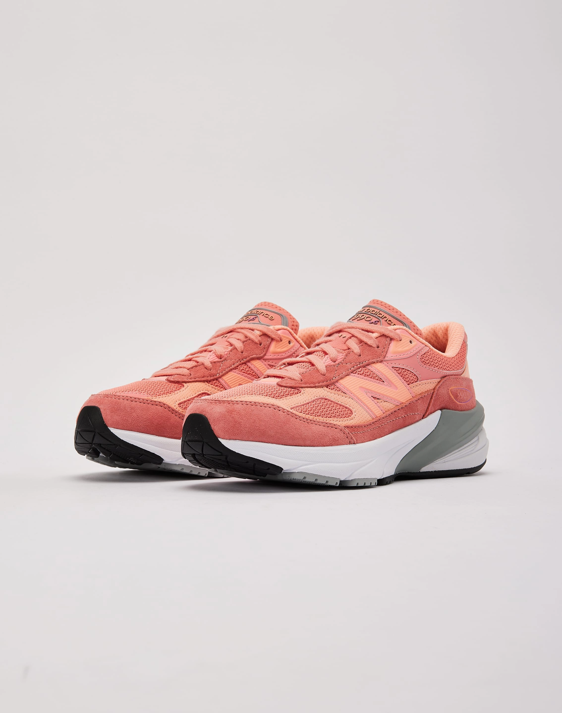 New Balance 990v6 Grade-School Apparel finds
