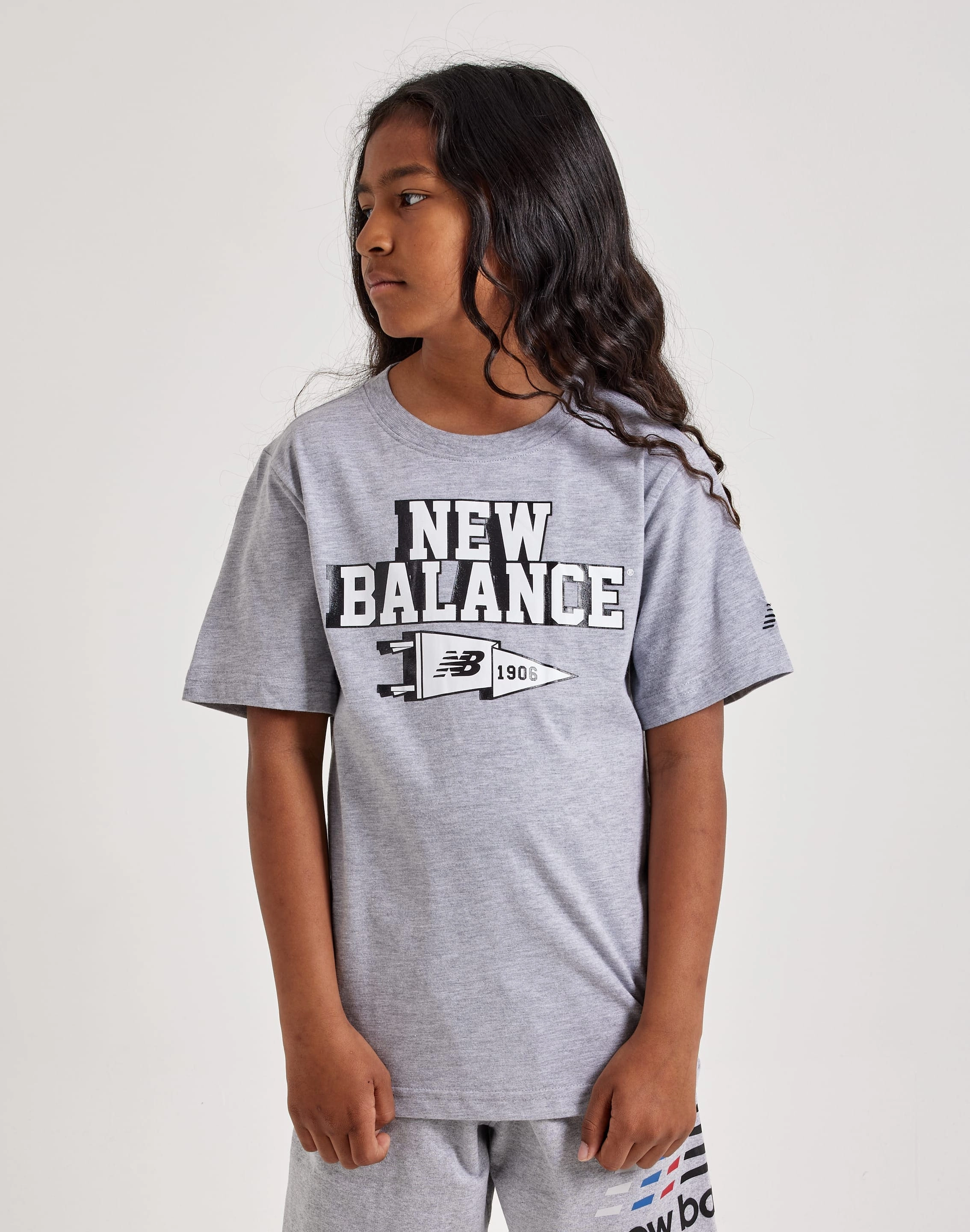 Embroidered fashion New Balance Flag Tee Grade-School Street fashion