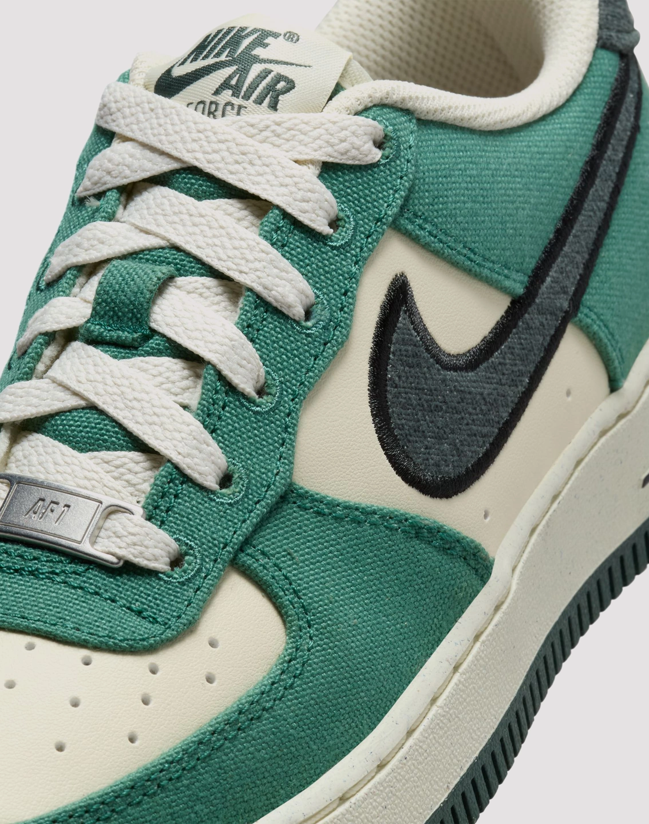 Nike Air Force 1 LV8 Grade School Boys' Coconut Milk/Vintage Green/Bicoastal Fashion trends