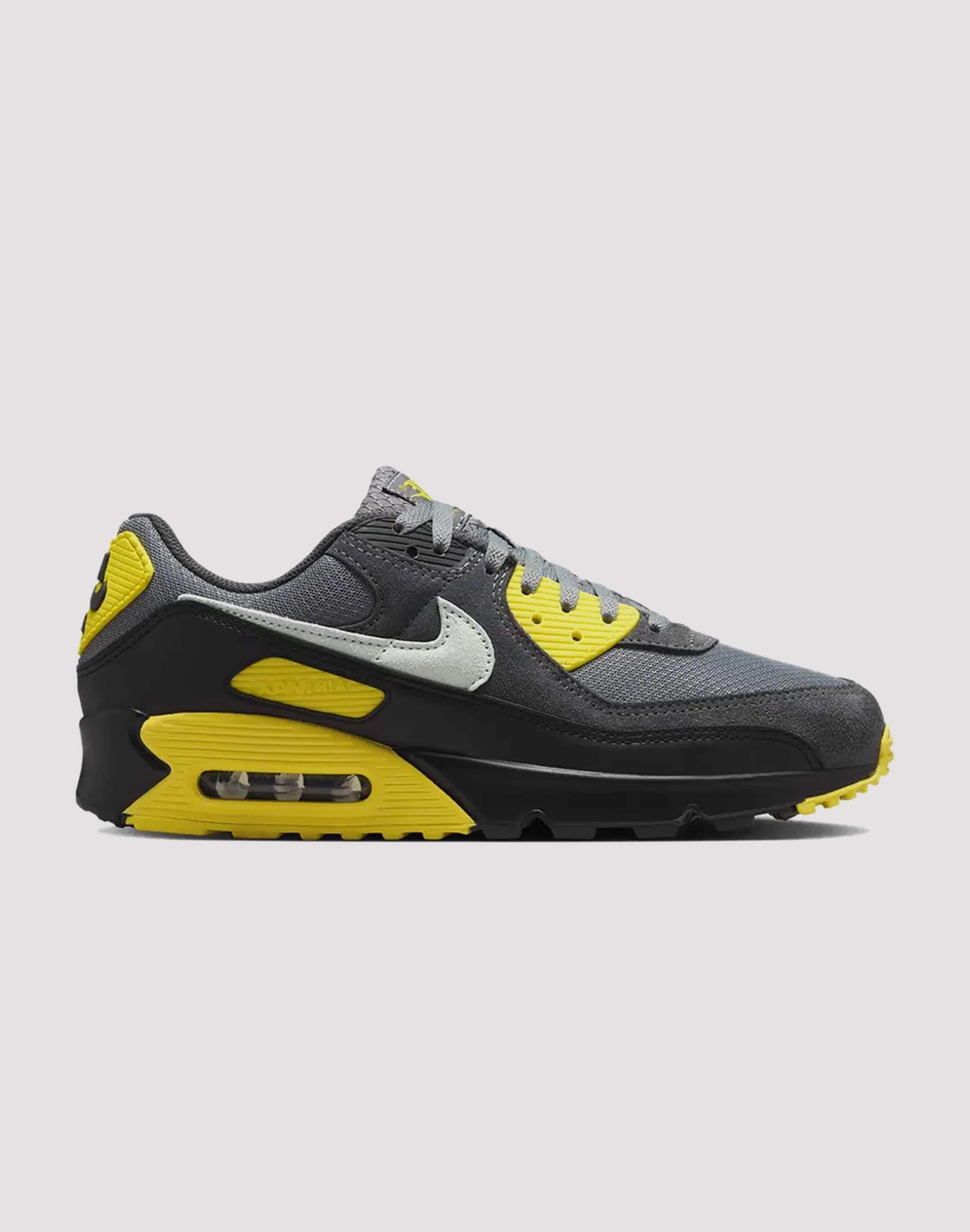 Fashion lookbook Nike Air Max 90 Denim - based fashion