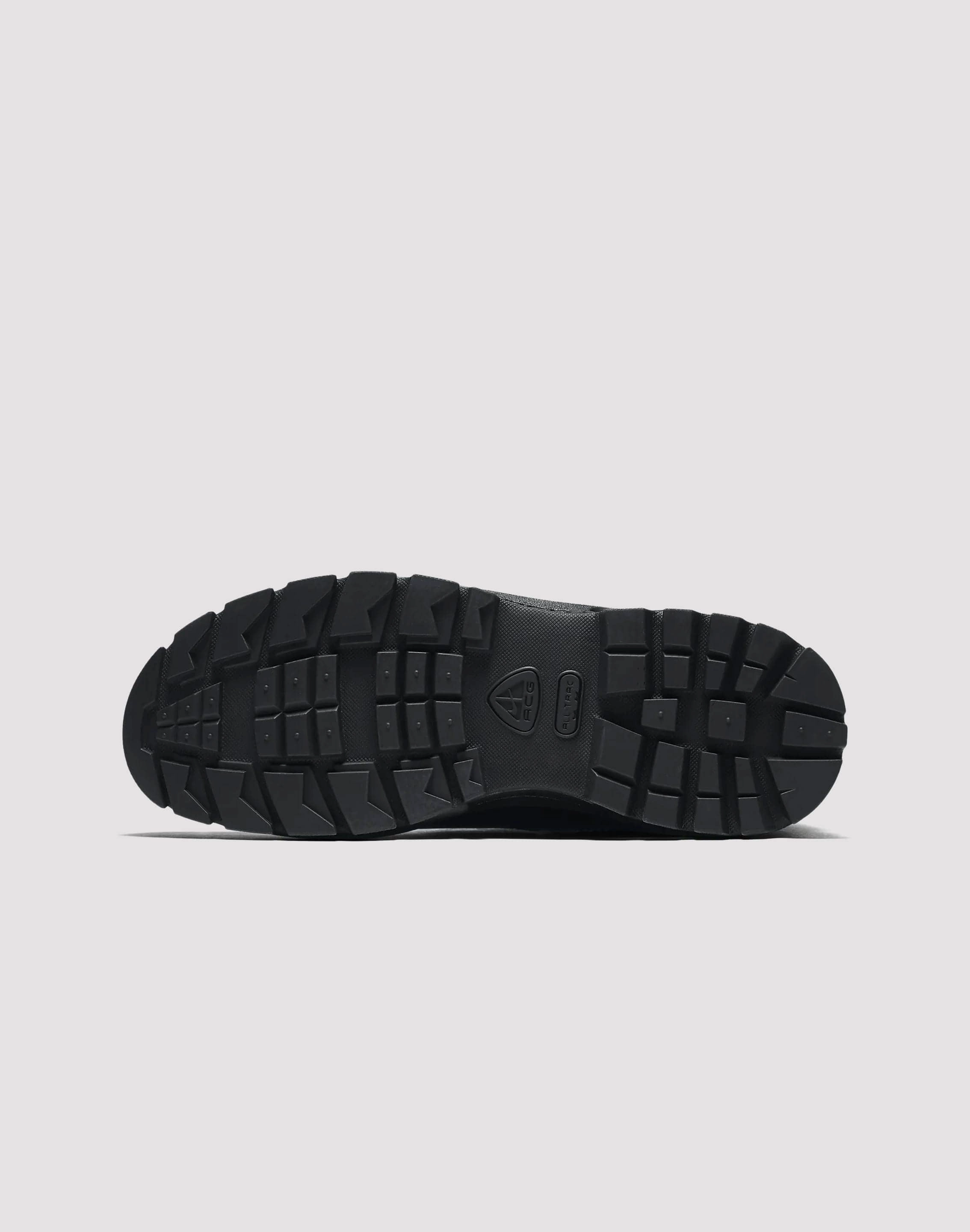 Nike Air Max Goadome Grade-School Fashionable options