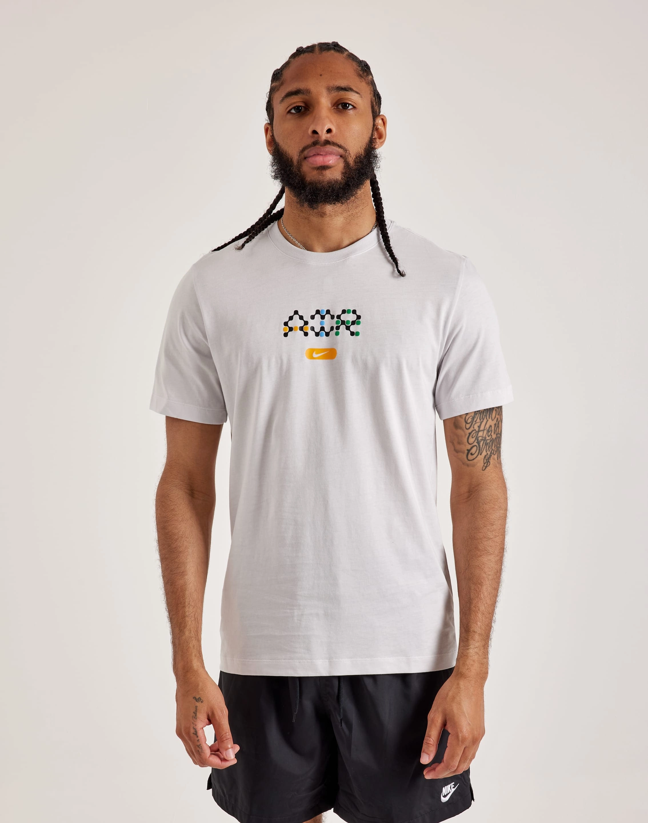 Minimalist fashion Nike Air Tee Classic fashion pieces