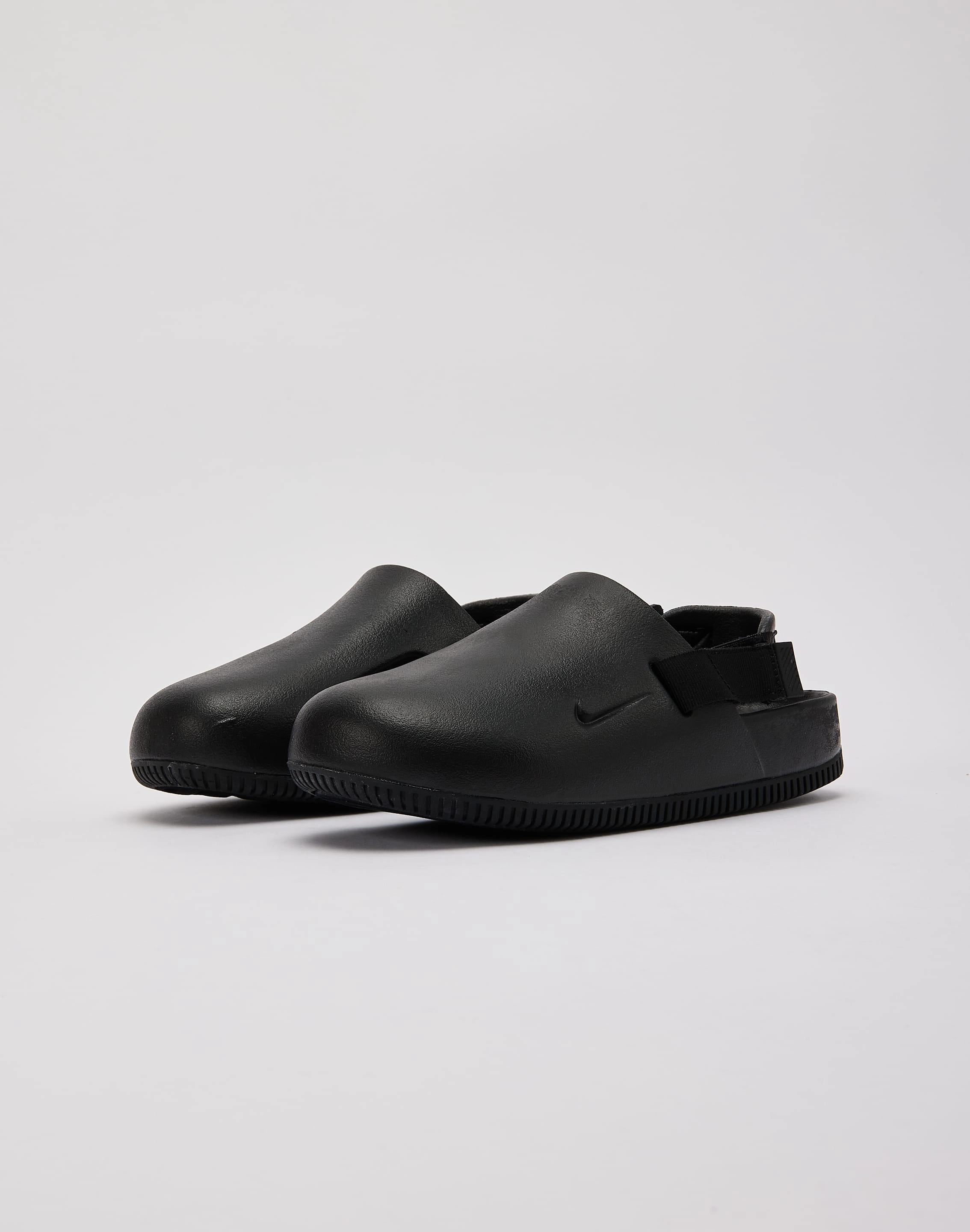 Nike Calm Mules Grade-School Fashion trends by region