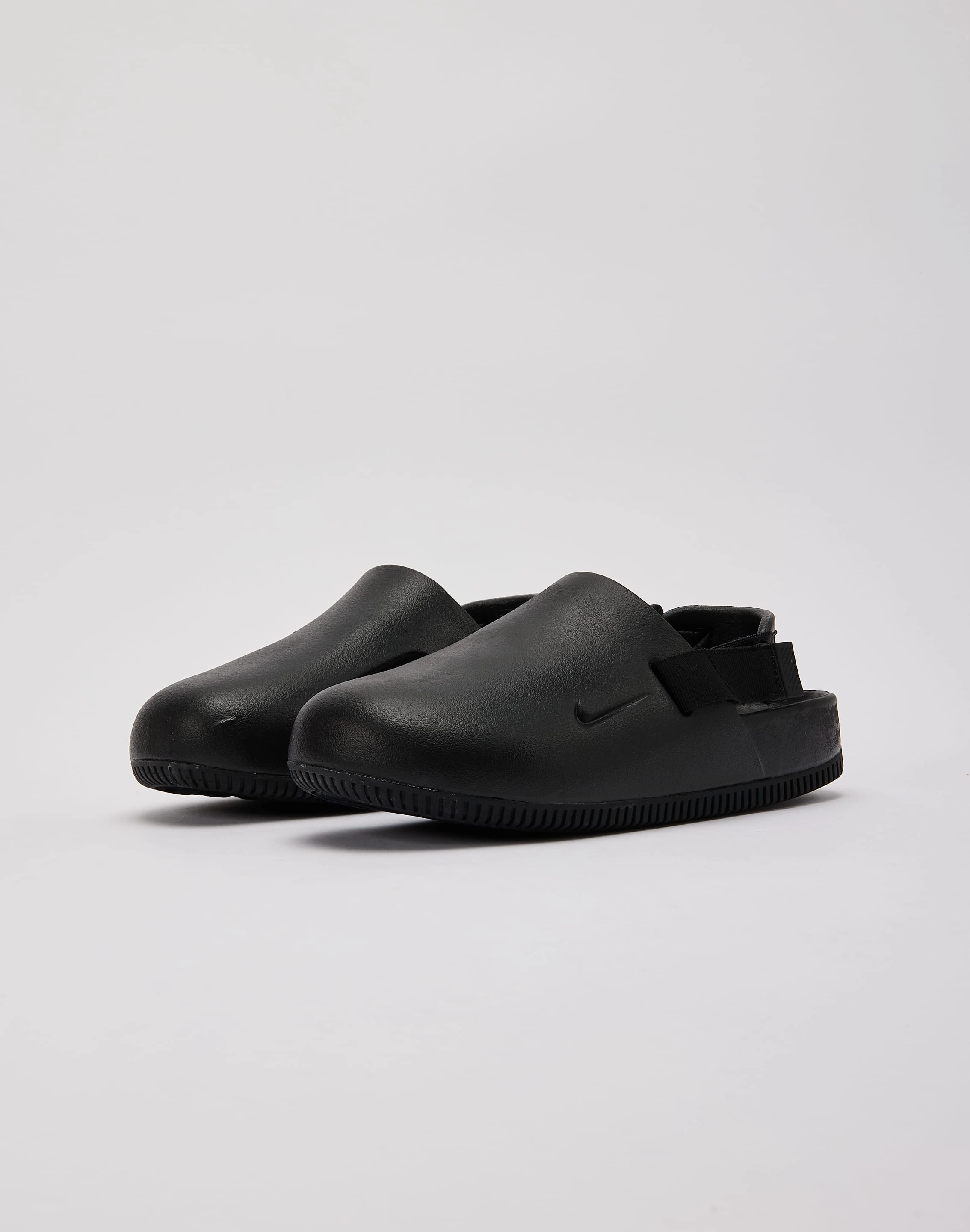 Nike Calm Mules Grade-School Fashion trends by region