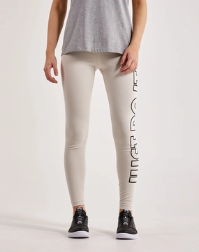 Nike Classics High-Waisted Leggings Fashion advice Fashionable options