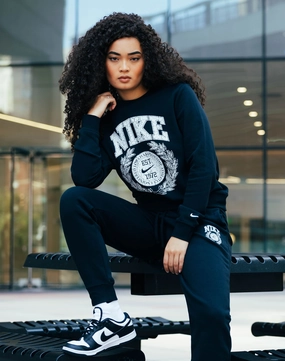 Nike Club Fleece Crewneck Sweatshirt Leather - material fashion Recycled fashion materials