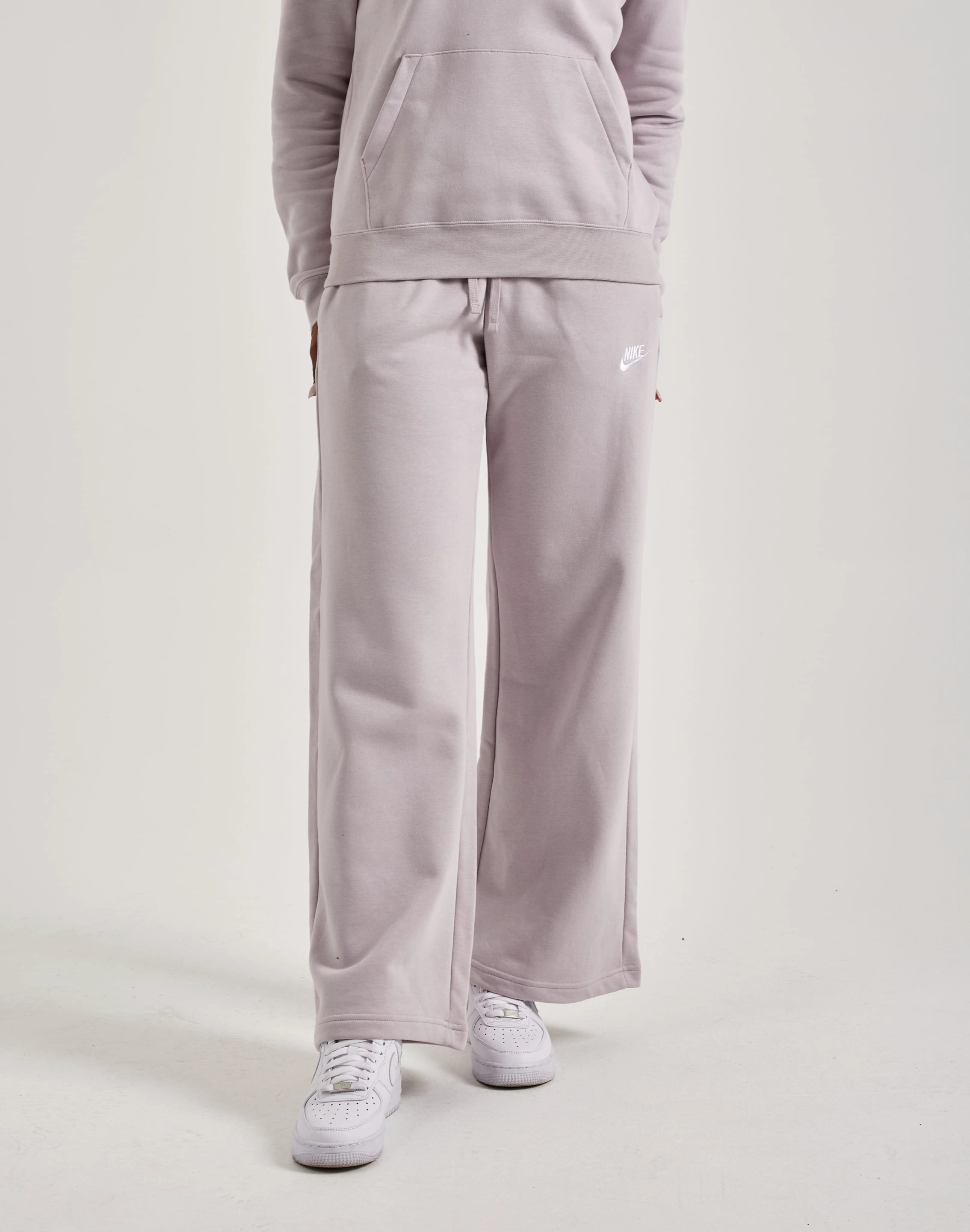 Fashion-forward items Nike Club Fleece Wide Pants Military - inspired fashion