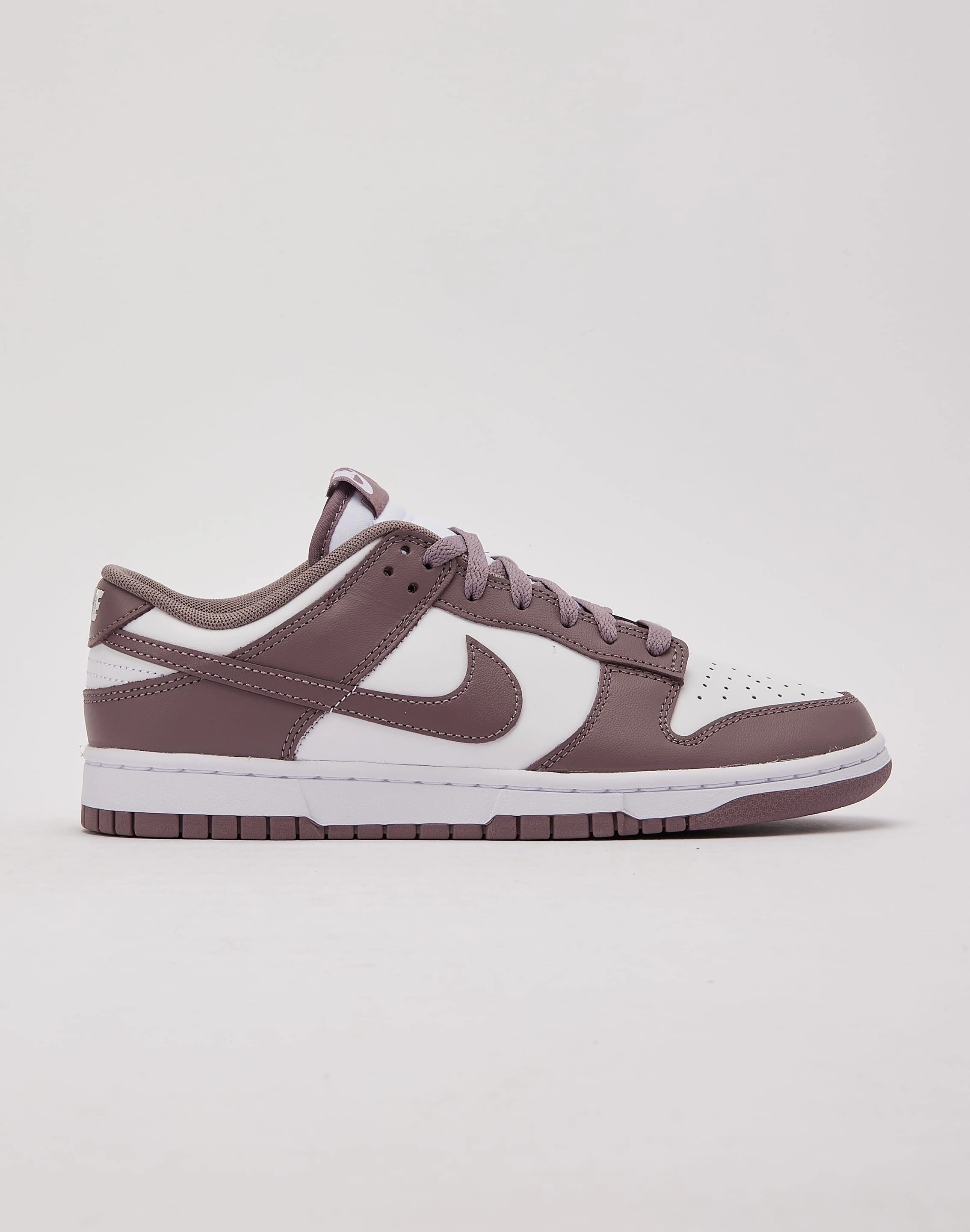 Nike Dunk Low Classic fashion pieces Fashion models