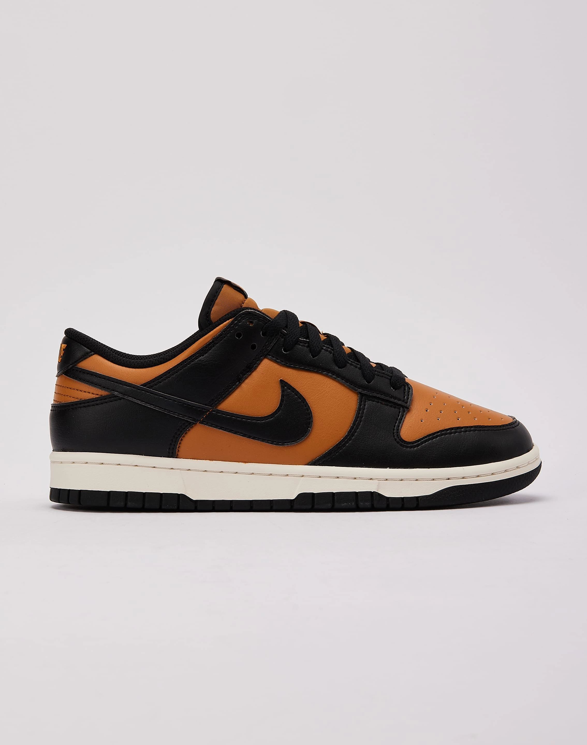 Nike Dunk Low Fashion influencers' recommendations Wardrobe staples