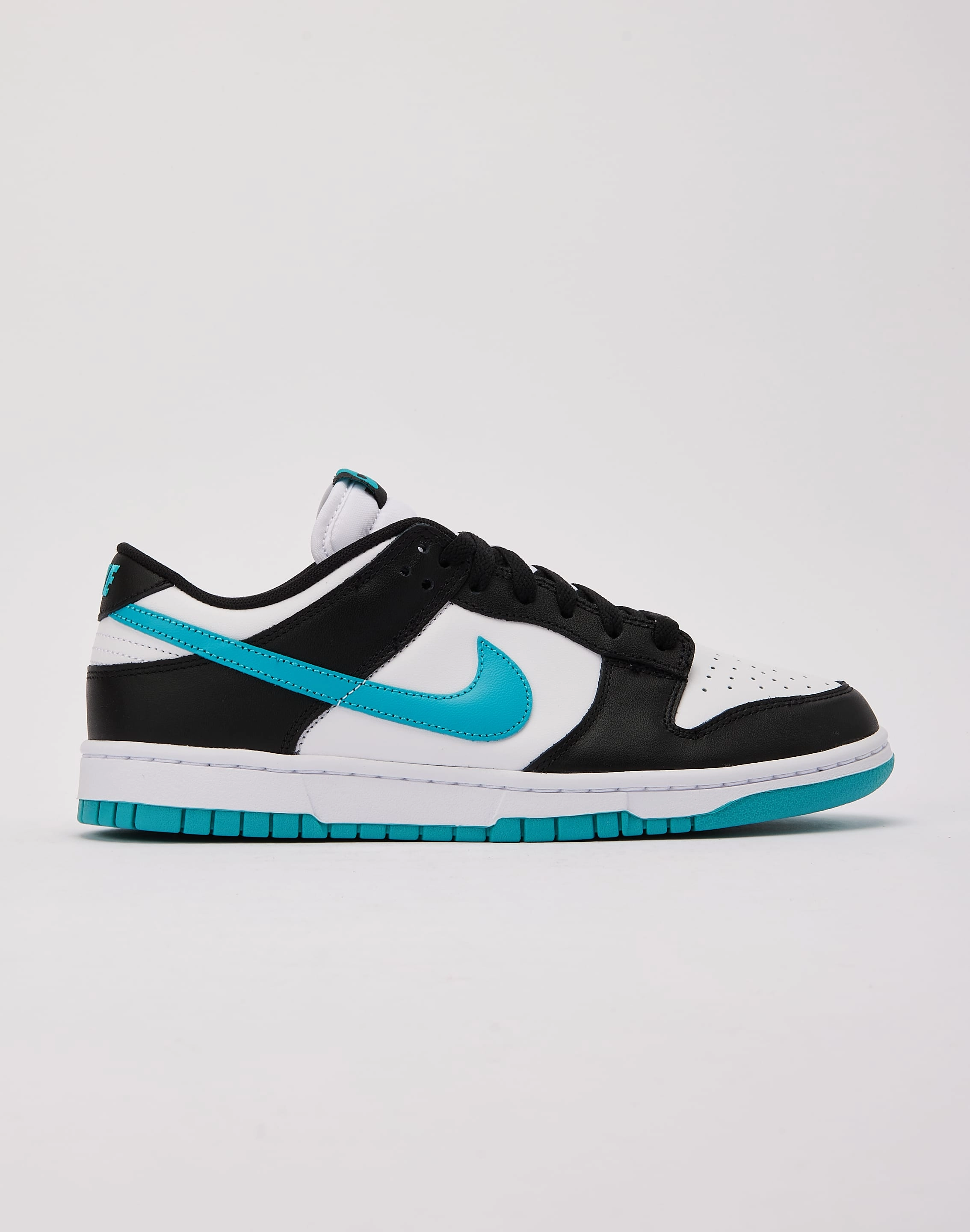 Nike Dunk Low Fashion technology Smart fashion (wearables)
