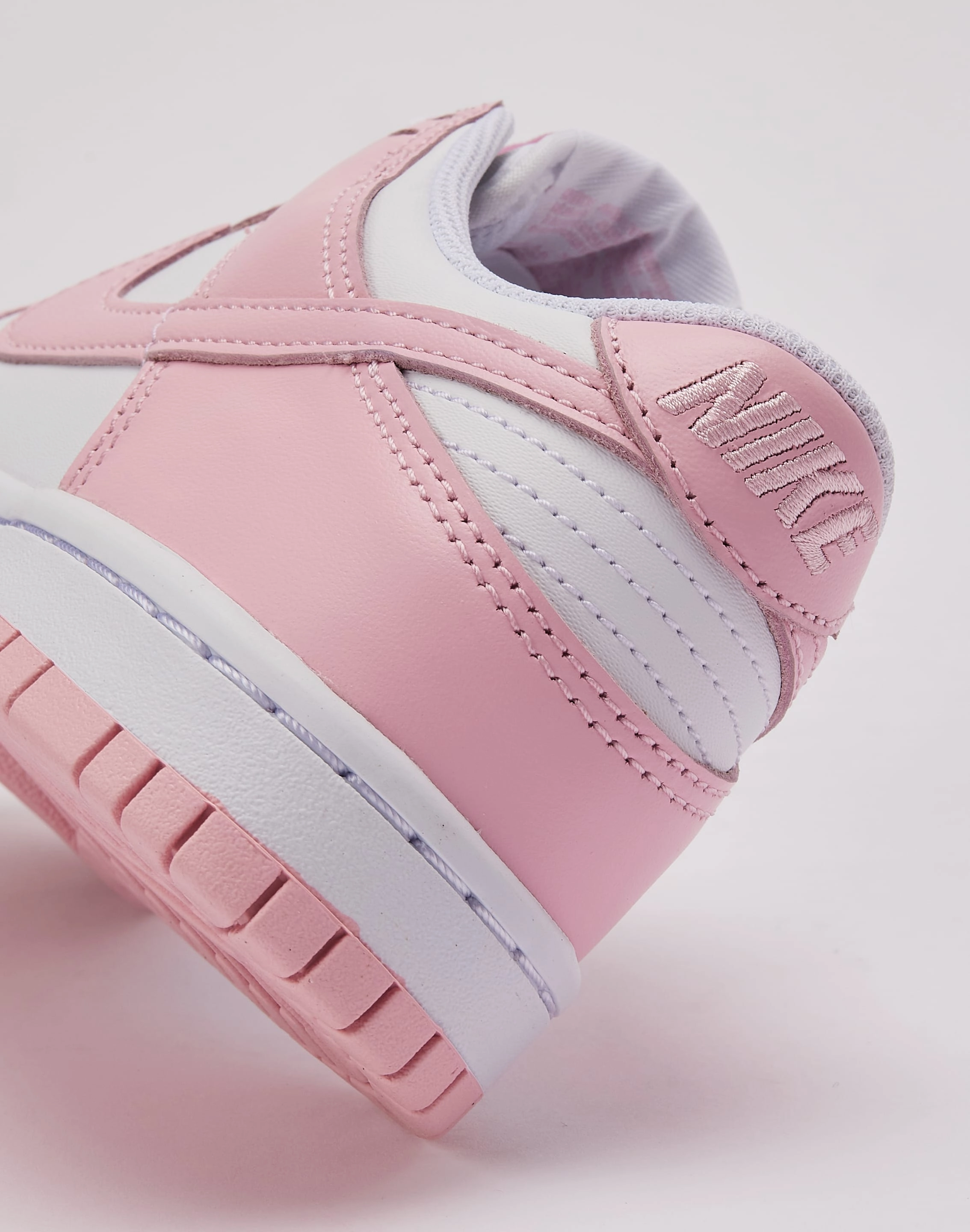 Nike Dunk Low Grade-School Fashion models