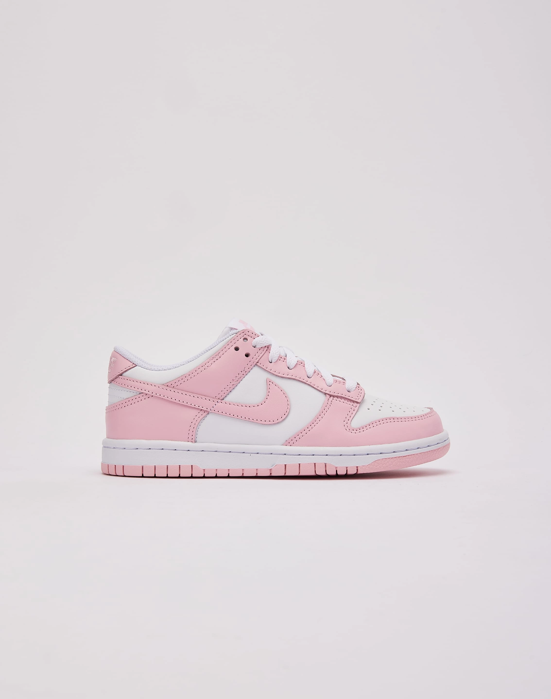 Nike Dunk Low Grade-School Fashion models Fashion exhibitions