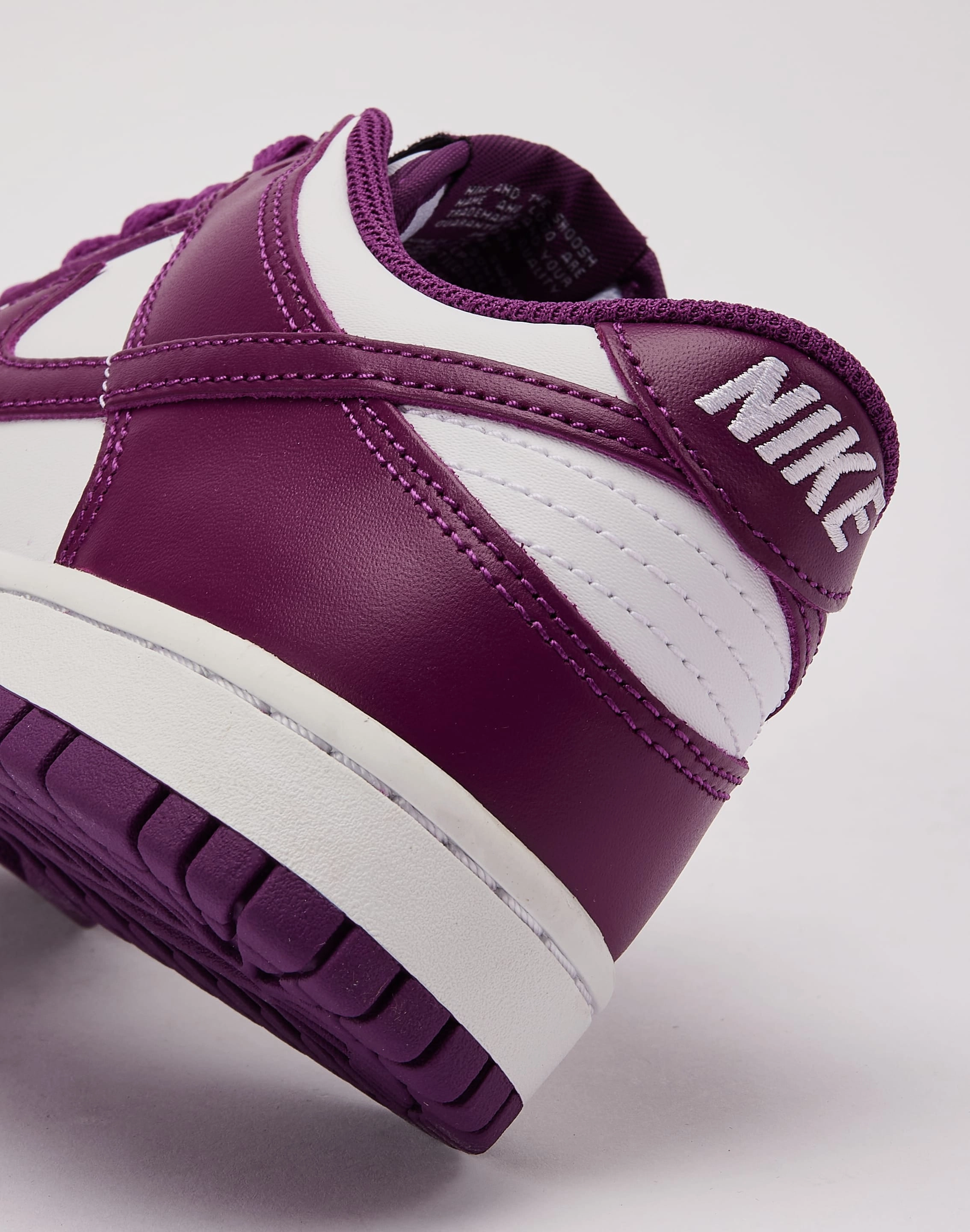 Nike Dunk Low Grade-School Fashion technology
