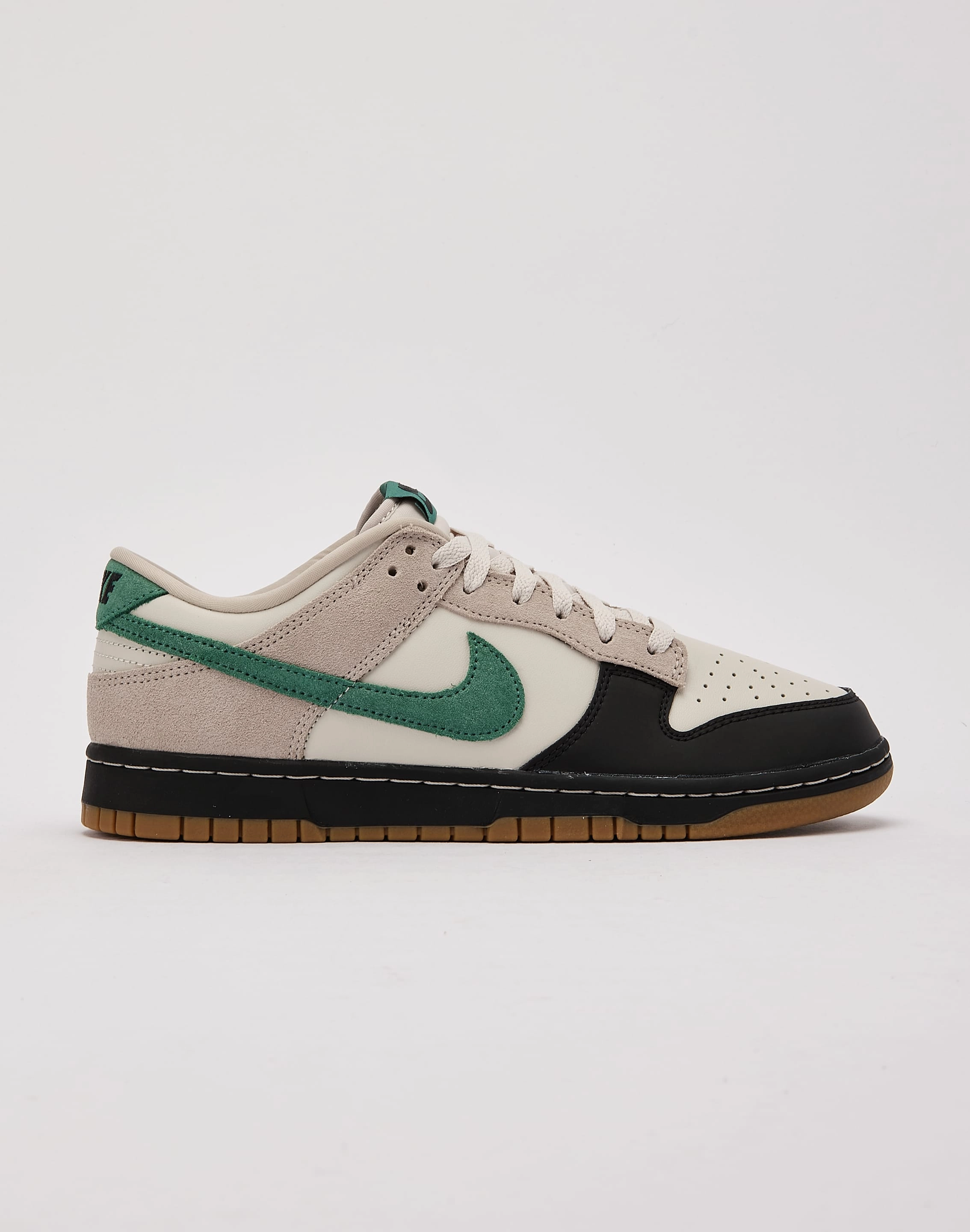 Nike Dunk Low Modern fashion Fashion rental
