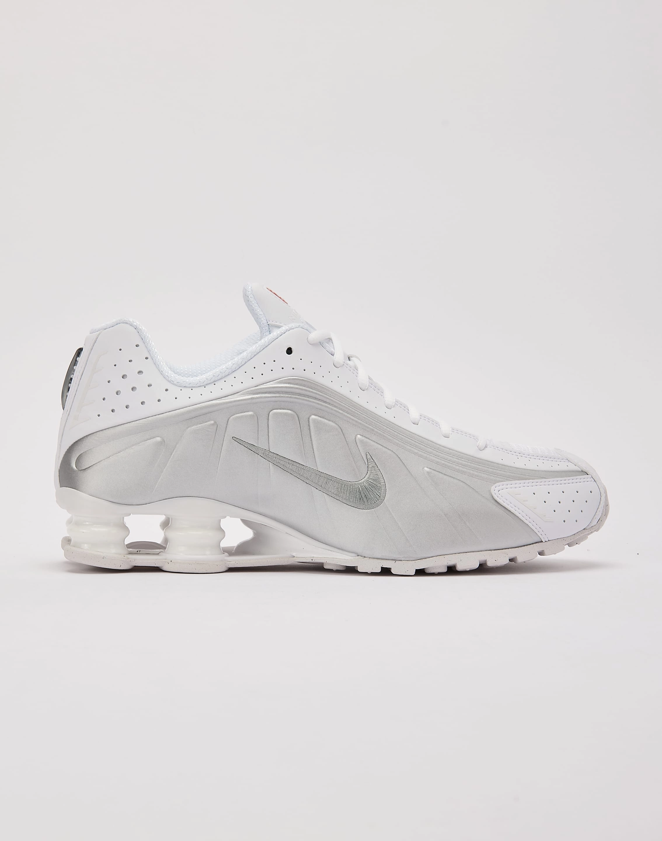 Nike Shox R4 Clothing types Fashion models