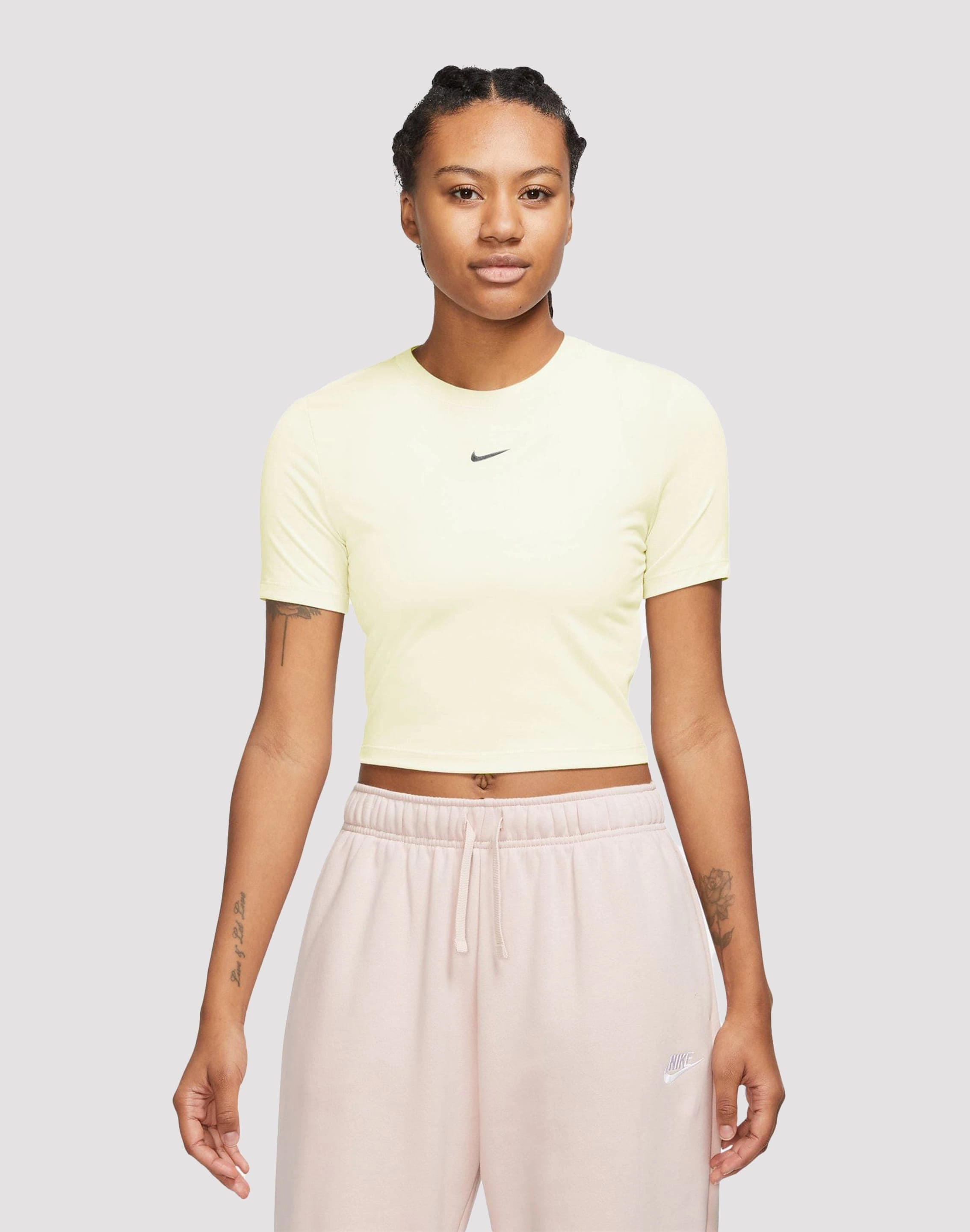 Fashion inspiration Nike Sportswear Essential Slim Cropped Tee Vintage - inspired fashion