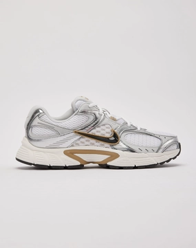 Nike V5 RNR Clothing types Smart casual wear