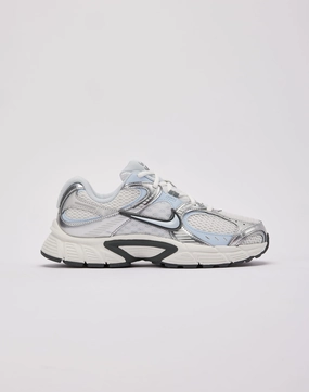Nike V5 RNR Fashion rental Vintage - inspired fashion
