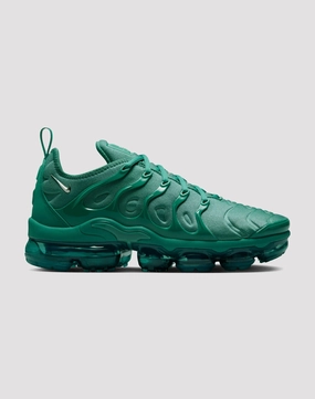 Nike VaporMax Plus "Bicoastal/Chrome/Metallic Silver" Fashion photography Wool - sourced fashion