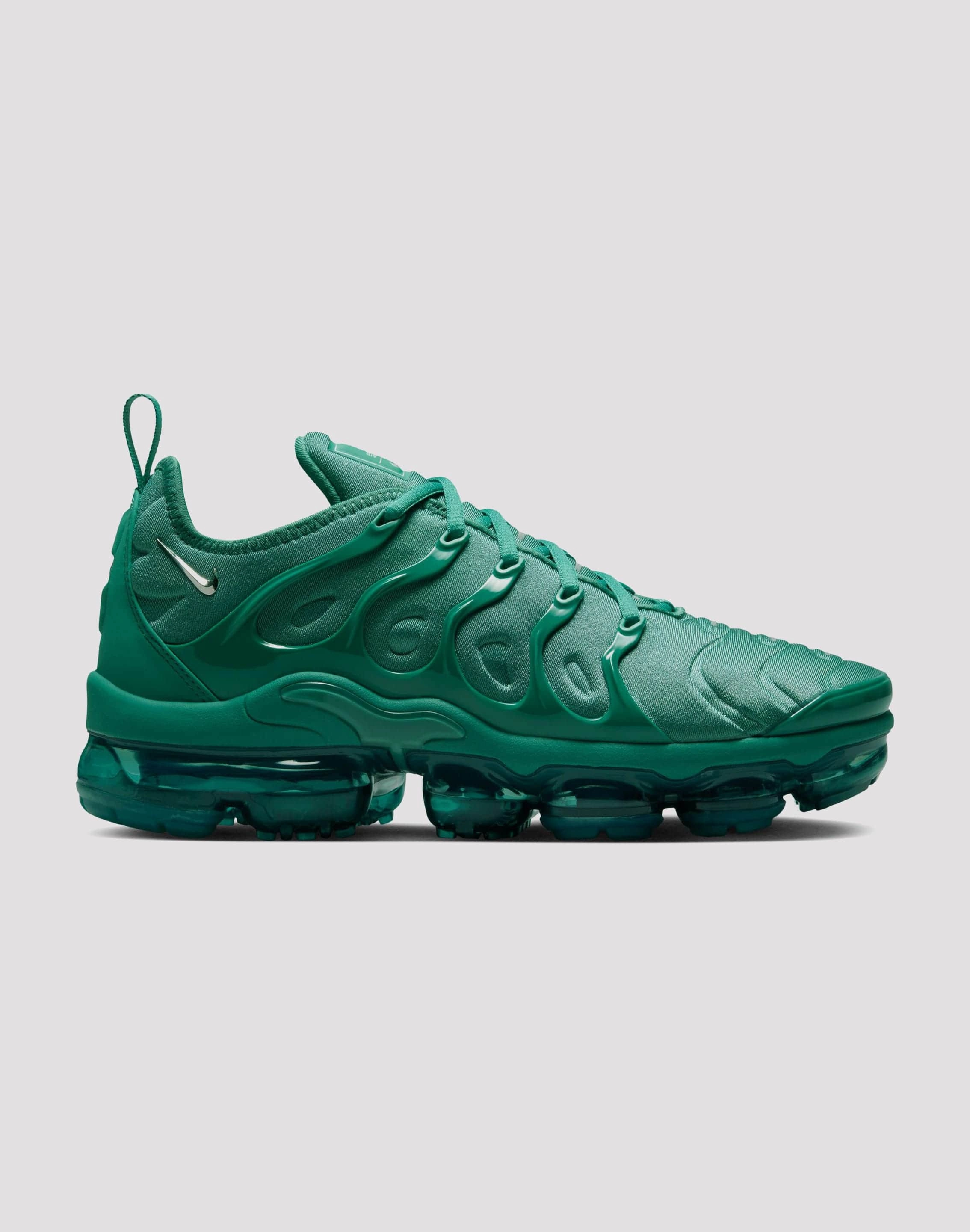 Nike VaporMax Plus "Bicoastal/Chrome/Metallic Silver" Fashion photography Wool - sourced fashion