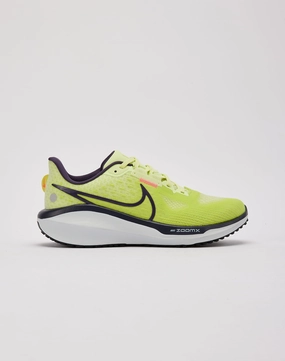 Nike Vomero 17 Minimalist fashion Workwear options
