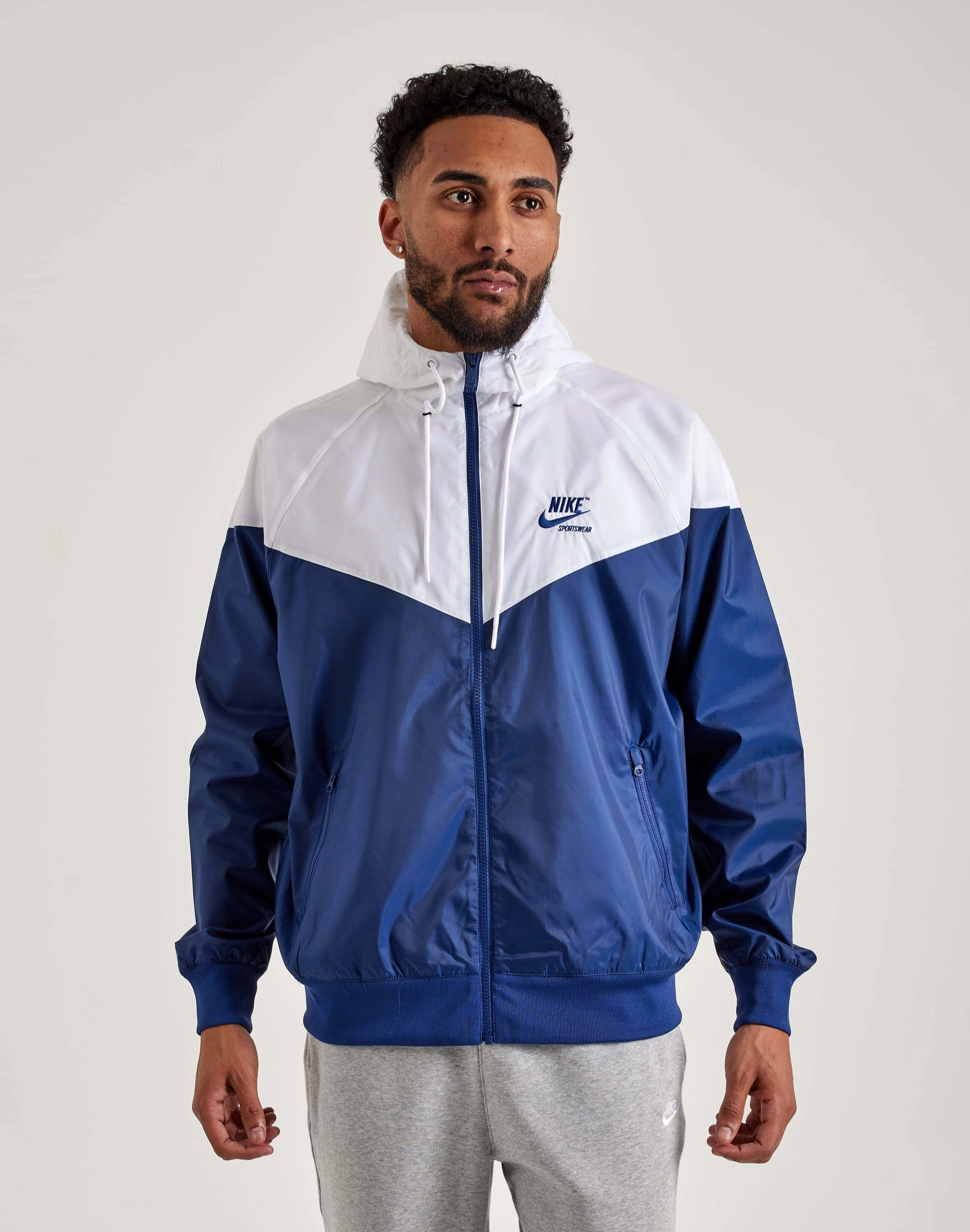 Nike  Windrunner Woven Linen Jacket Activewear gear Fashion influencers' recommendations