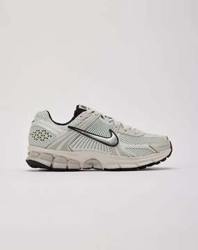 Nike Zoom Vomero 5 Fashion exhibitions Fashion bloggers' picks